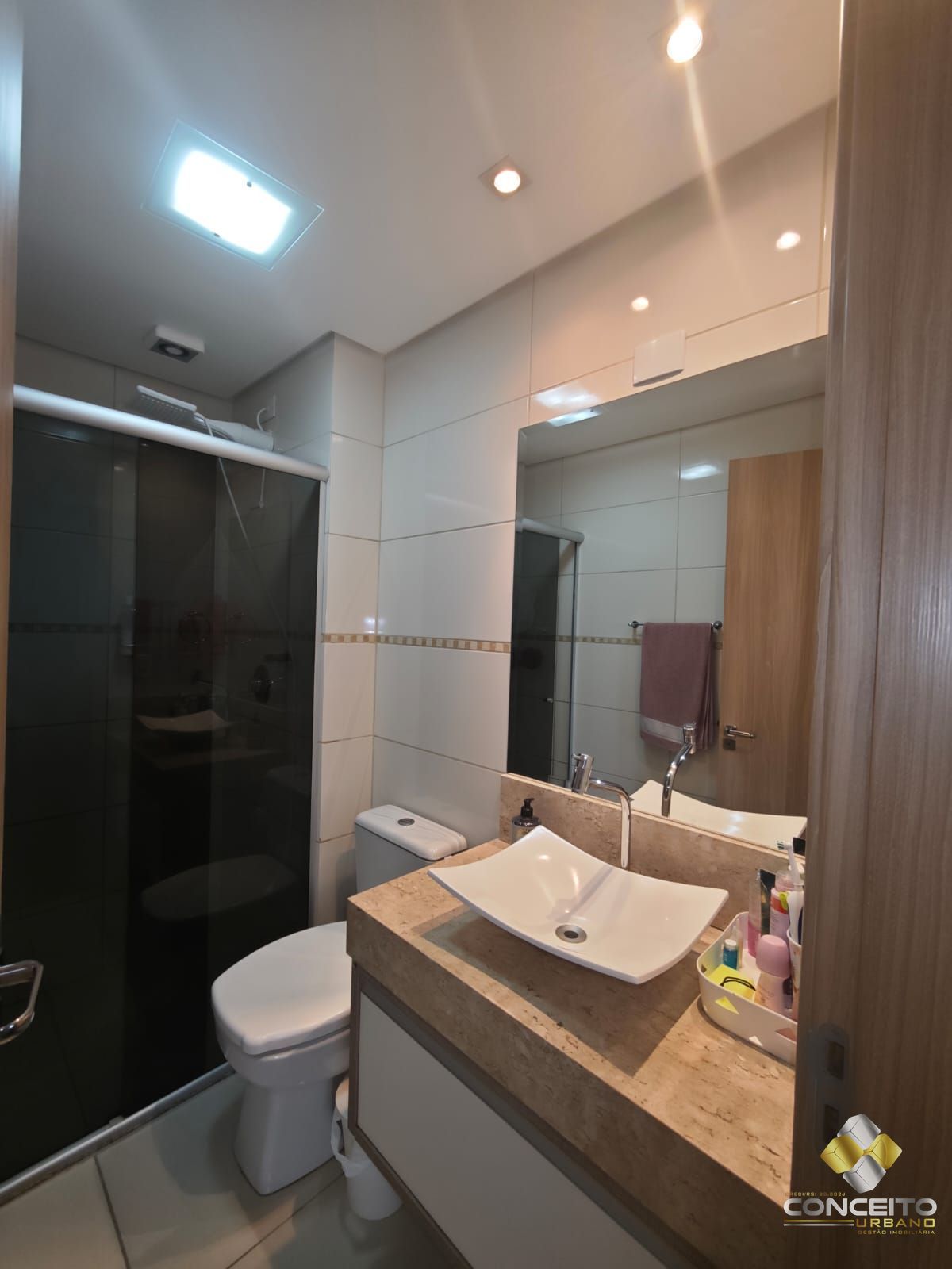 Apartamento com 2 Dormitórios à venda, 68 m² por R$ 490.000,00 Apartamento com 2 Dormitórios à venda, 68 m² por R$ 490.000,00