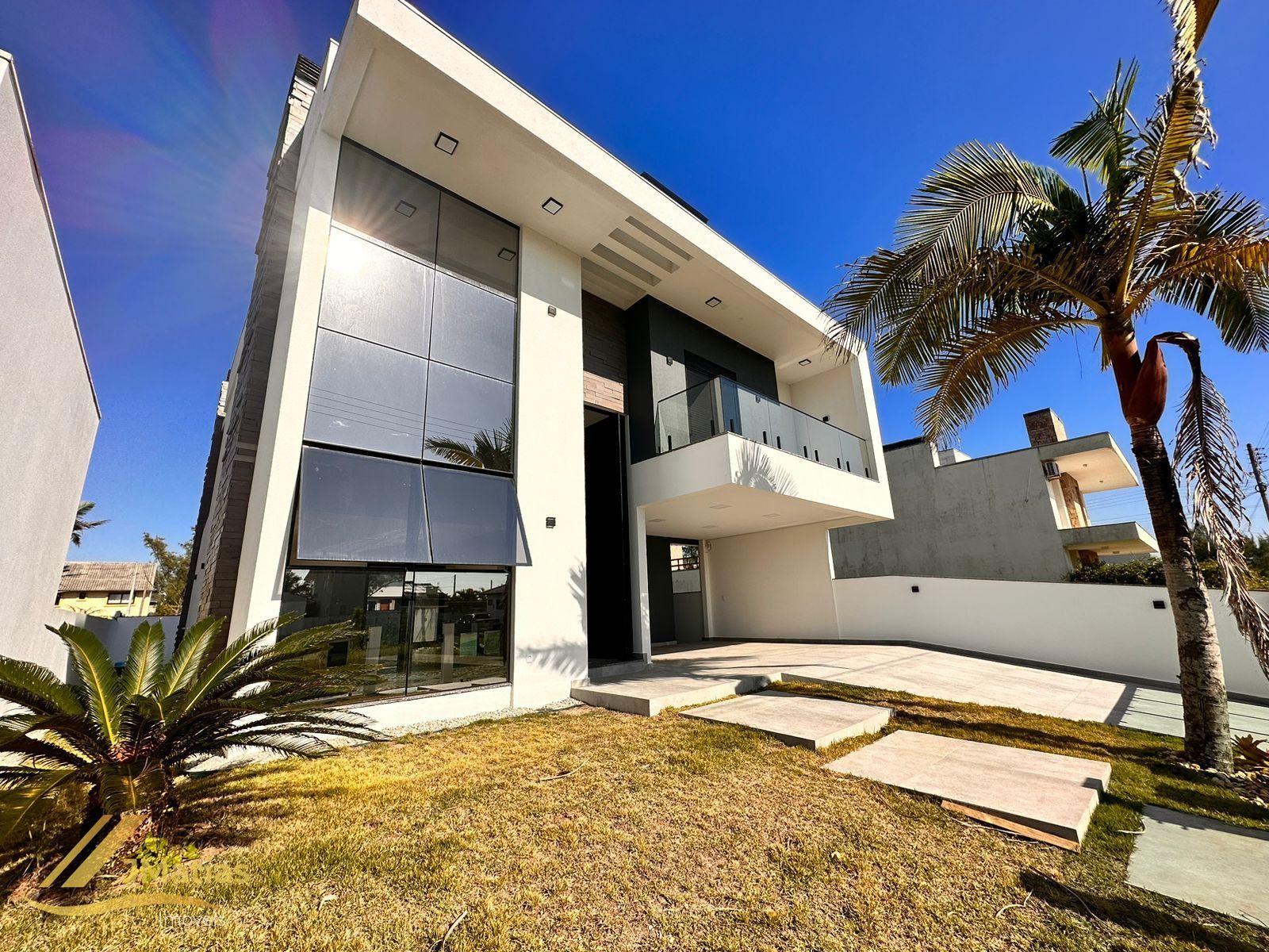 Casa, 4 quartos, 252 m² - Foto 1