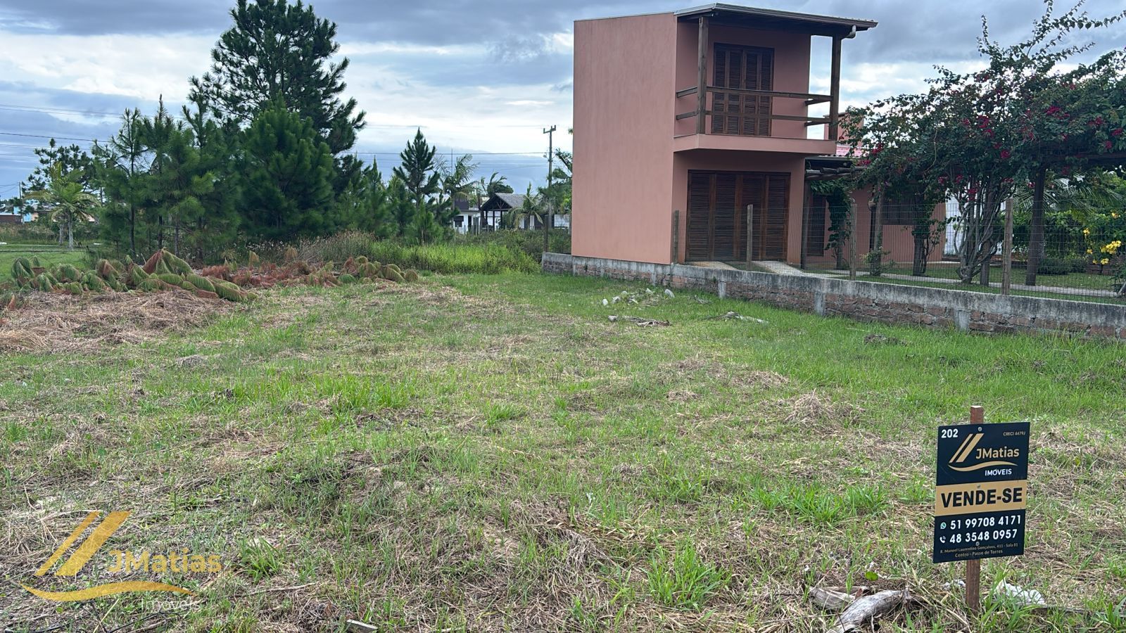 terreno escriturado, próximo ao mar, para quem procura realmente, um região boa