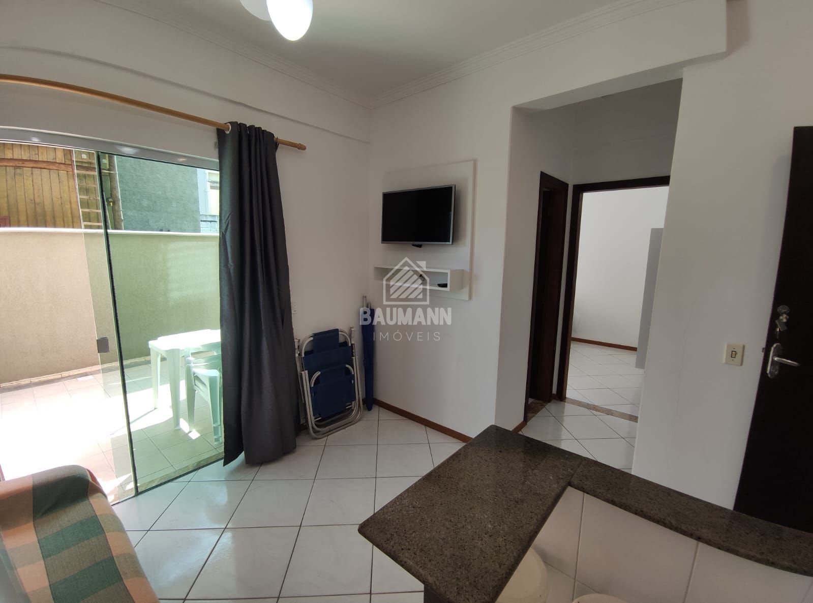 Apartamento para alugar  no Bombas - Bombinhas, SC. Imveis