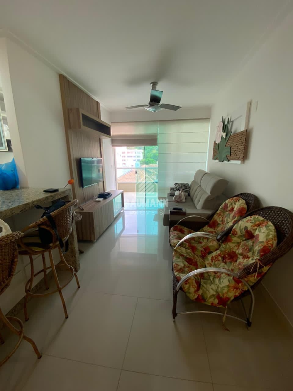 Apartamento para alugar  no Bombas - Bombinhas, SC. Imveis