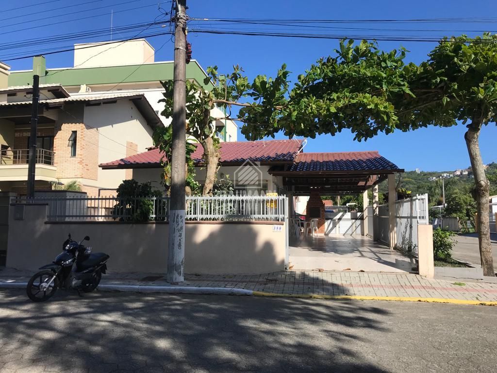 Casa  venda  no Bombas - Bombinhas, SC. Imveis