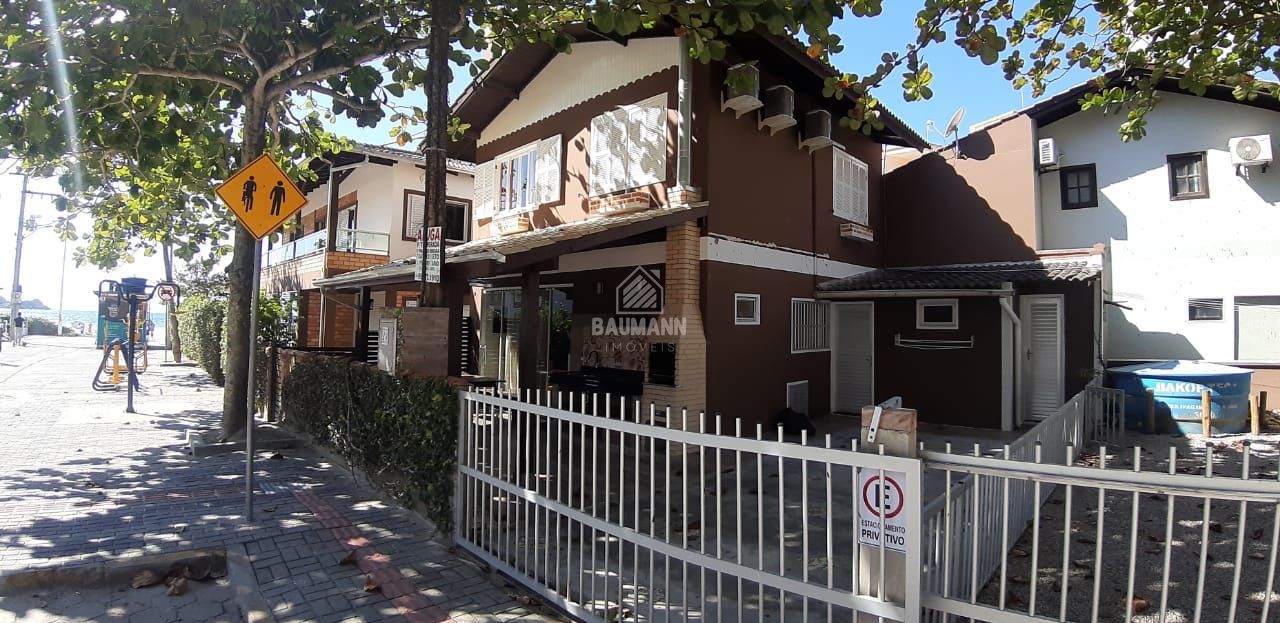 Casa para alugar  no Bombas - Bombinhas, SC. Imveis