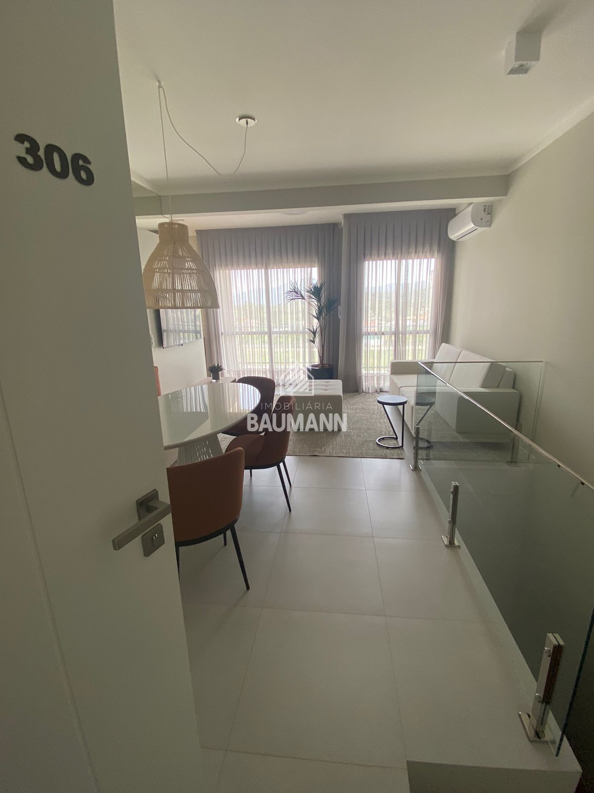 Apartamento à venda com 2 quartos, 107m² - Foto 2