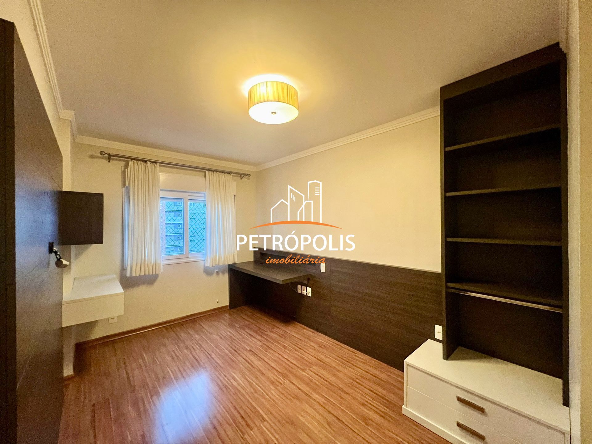 Apartamento à venda com 3 quartos, 123m² - Foto 4