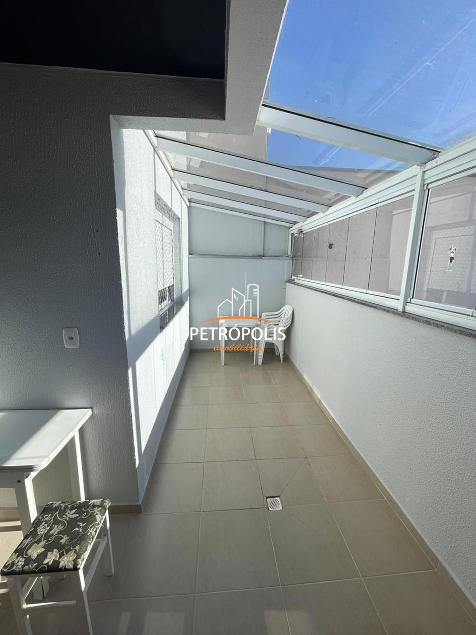 Apartamento à venda com 2 quartos, 95m² - Foto 2