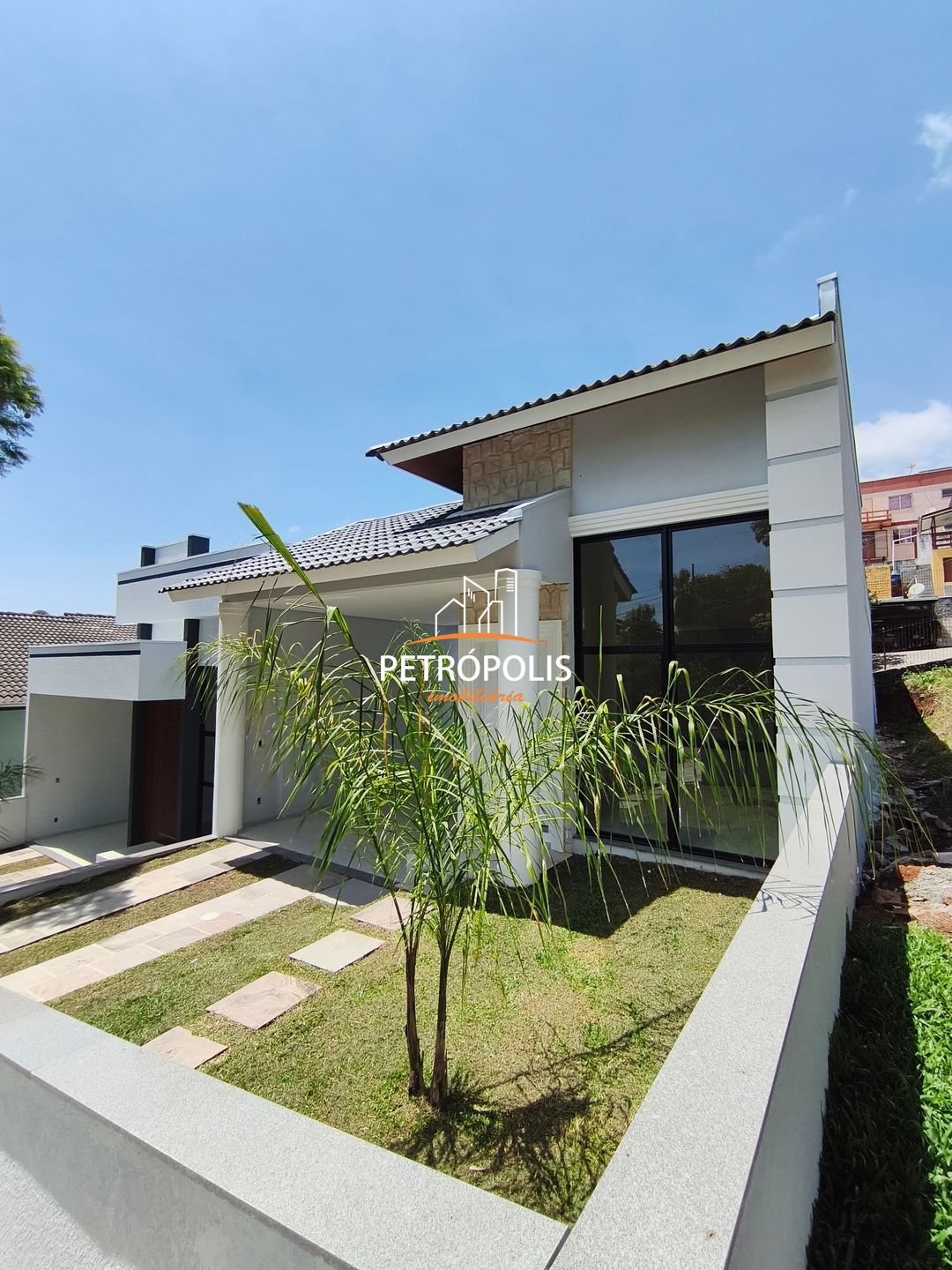 Casa com 3 Dormitórios à venda, 111 m² por R$ 850.000,00 Casa com 3 Dormitórios à venda, 111 m² por R$ 850.000,00