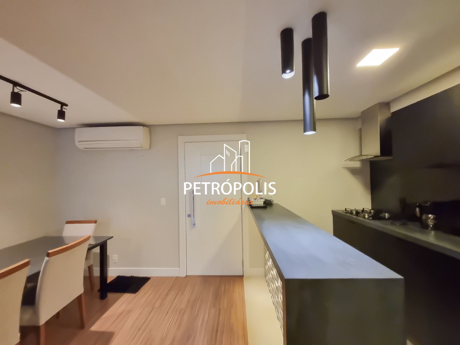 Apartamento à venda com 2 quartos, 85m² - Foto 11