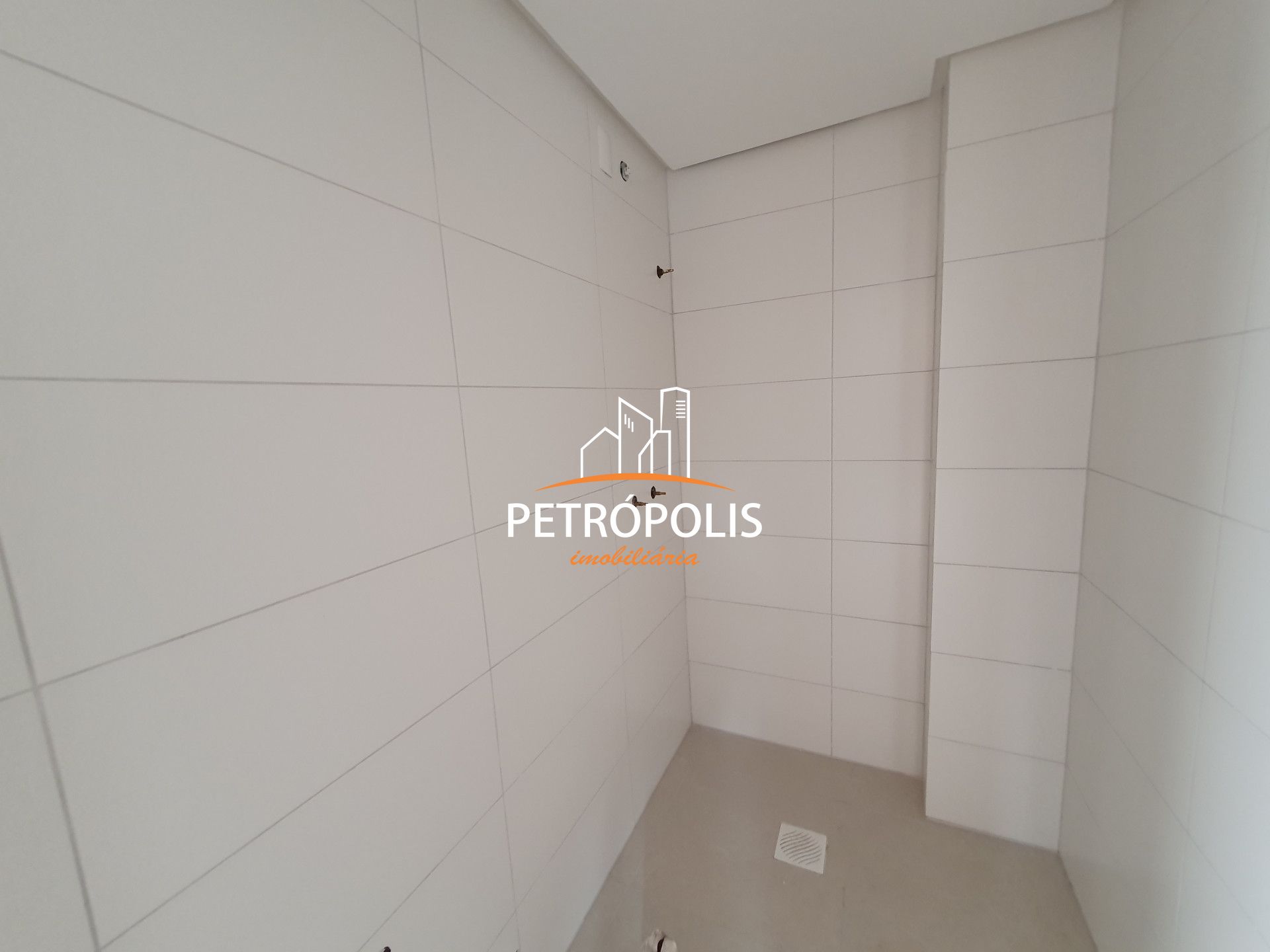 Apartamento à venda com 2 quartos, 77m² - Foto 30