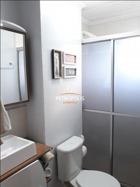 Apartamento à venda com 2 quartos, 60m² - Foto 11