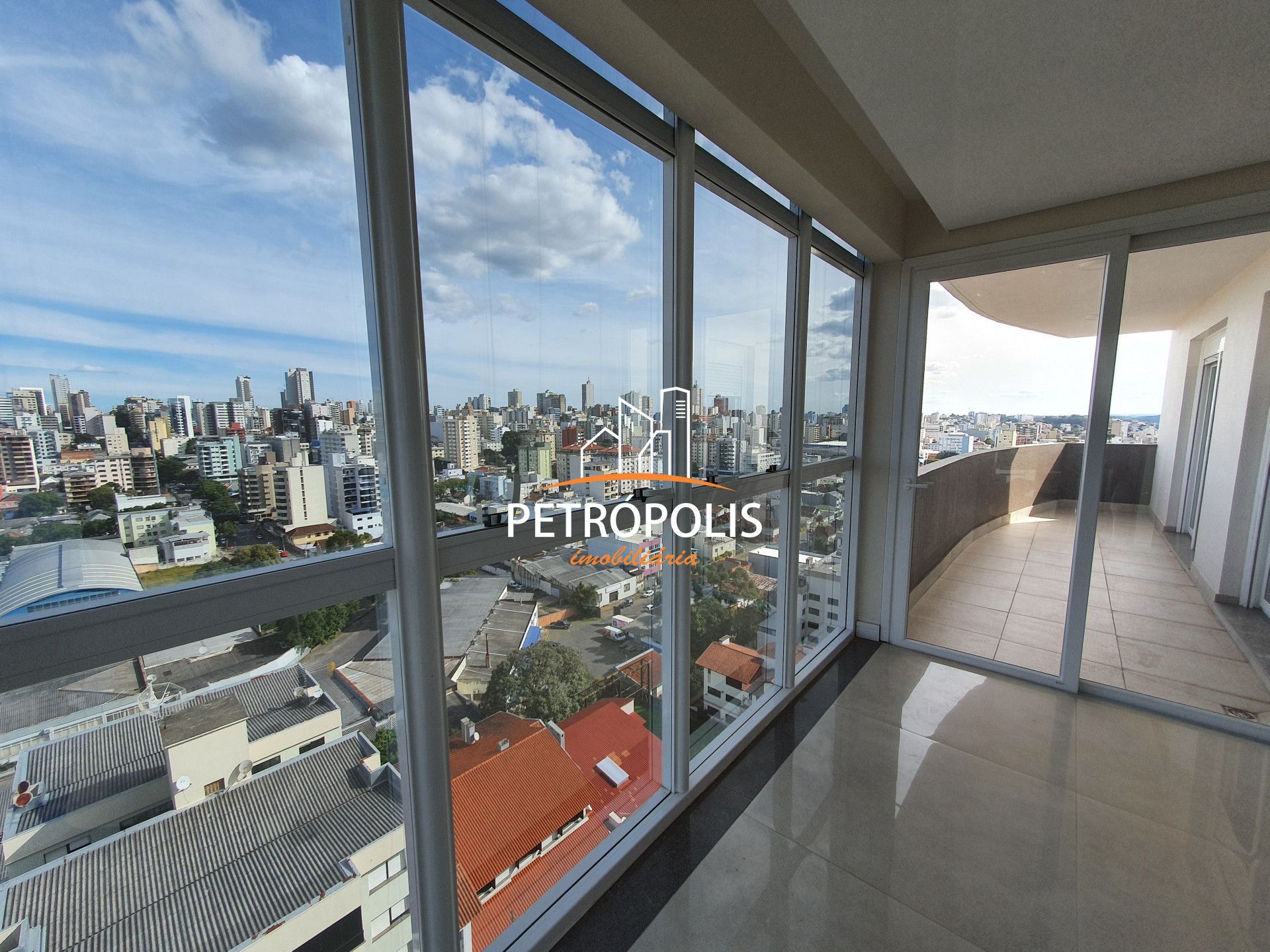 Apartamento à venda com 2 quartos, 77m² - Foto 86