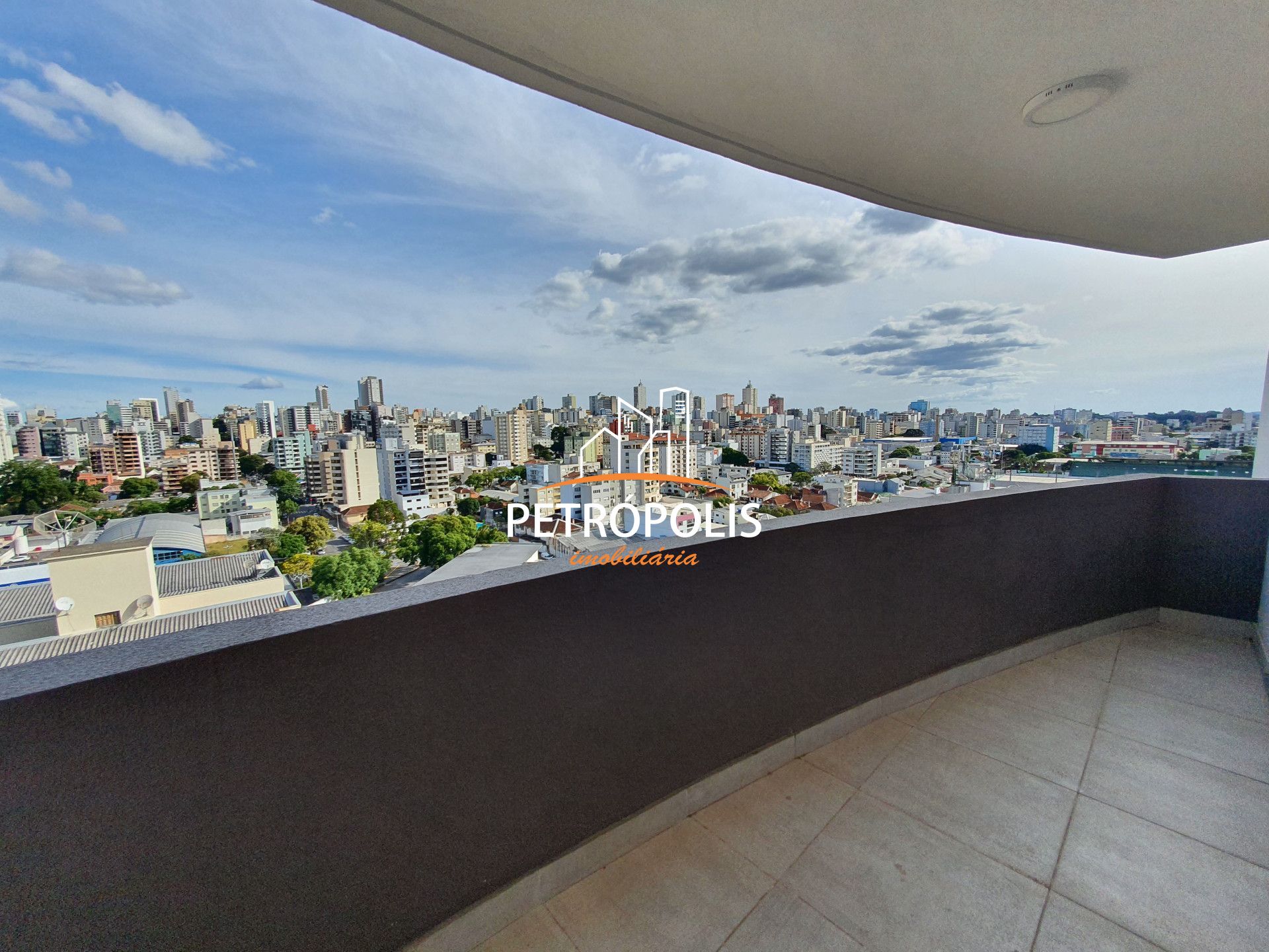 Apartamento à venda com 2 quartos, 77m² - Foto 12