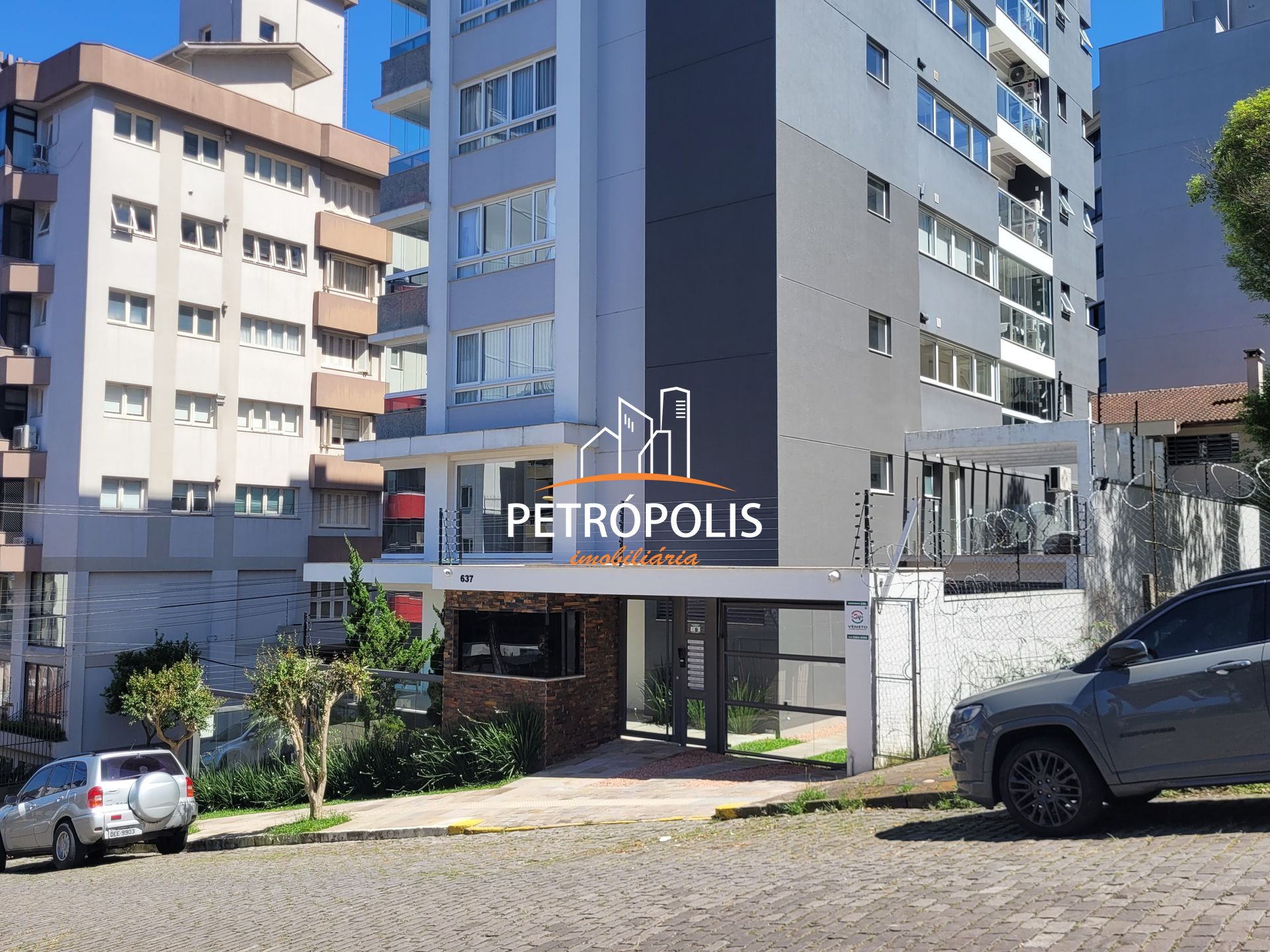 Apartamento à venda com 3 quartos, 180m² - Foto 4