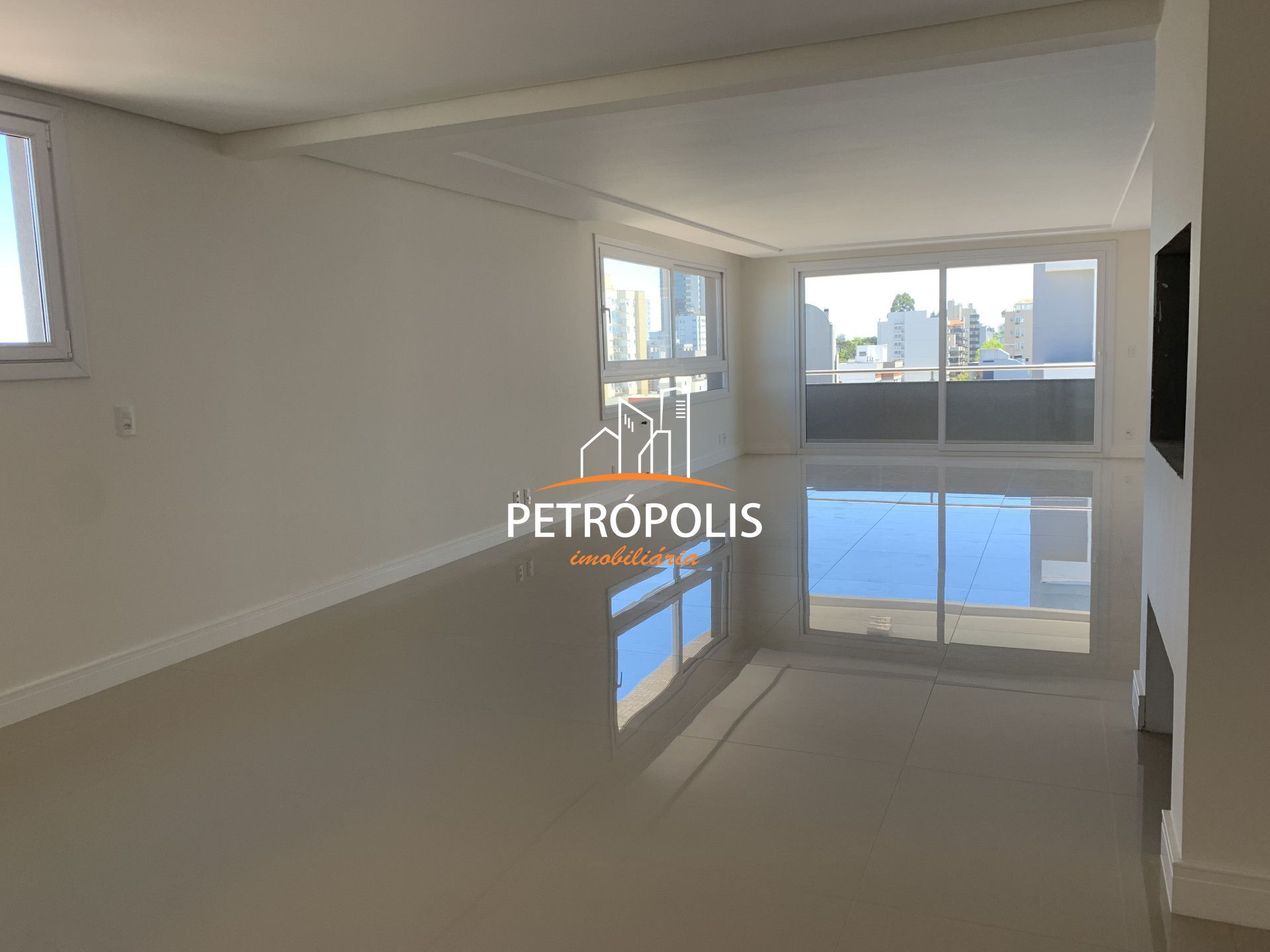 Apartamento à venda com 3 quartos, 207m² - Foto 4