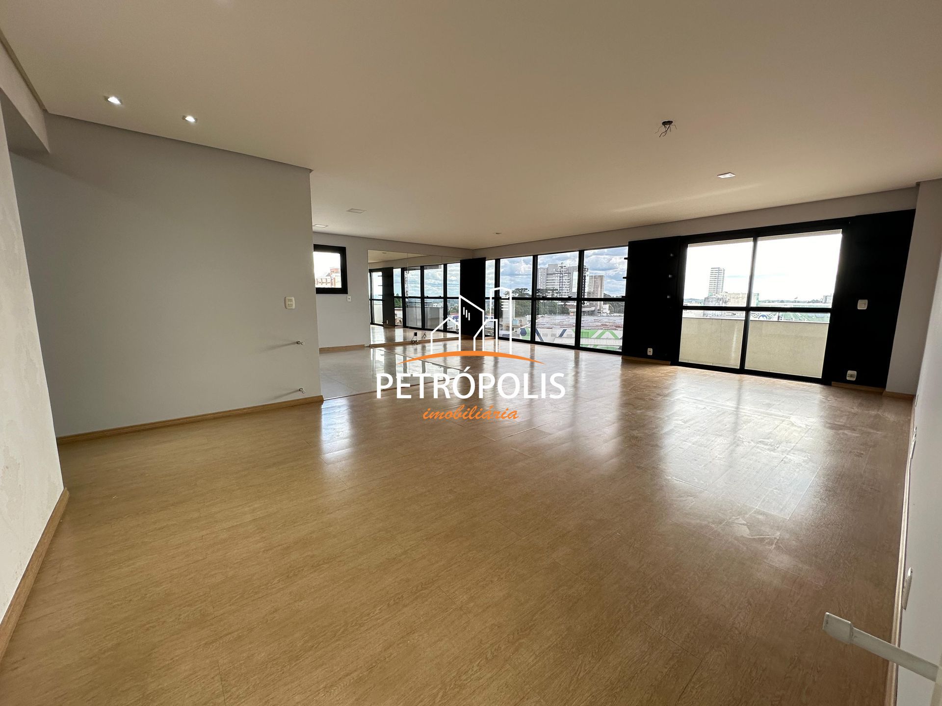 Apartamento à venda com 2 quartos, 126m² - Foto 9