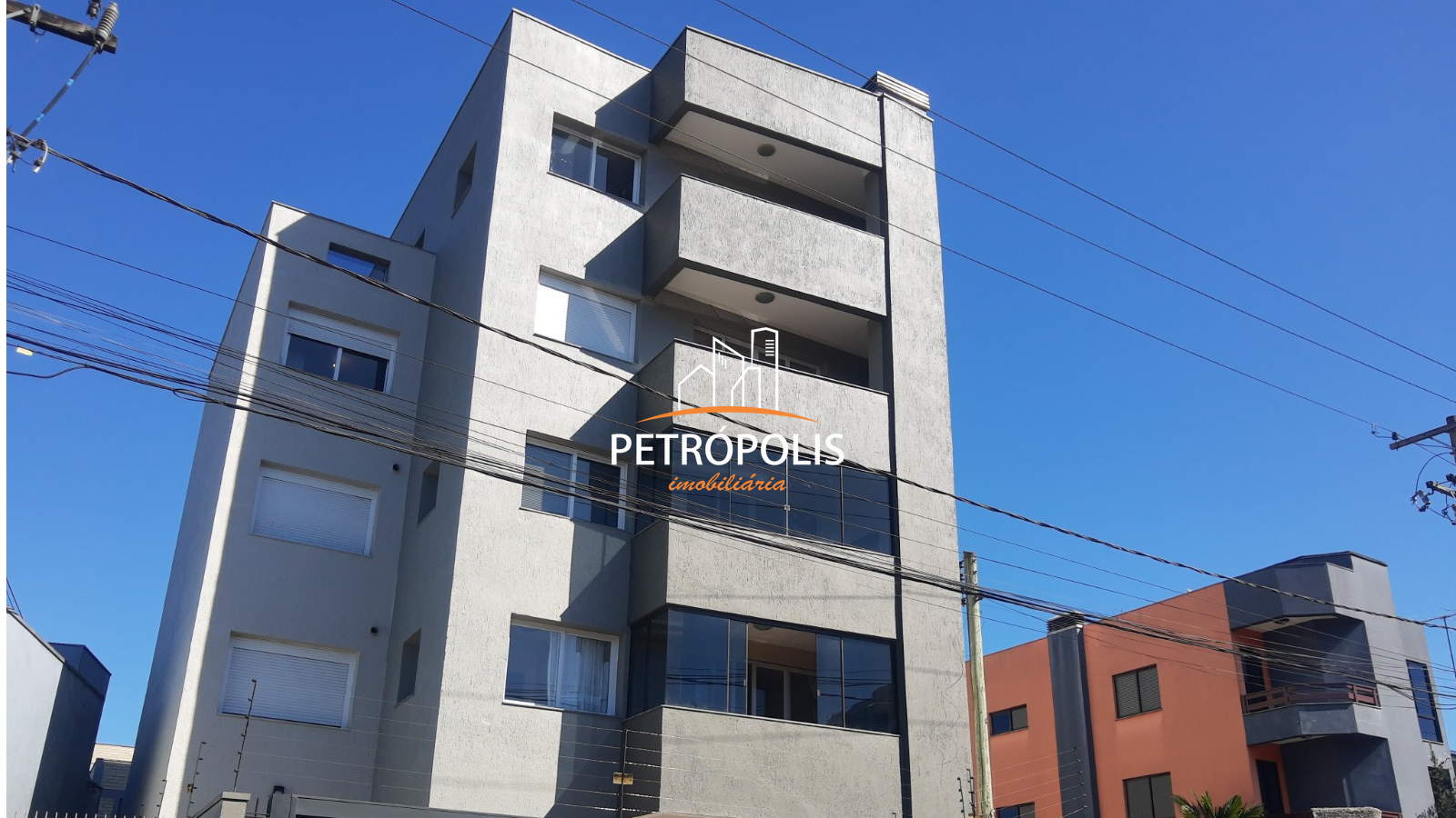 Apartamento à venda com 2 quartos, 65m² - Foto 1