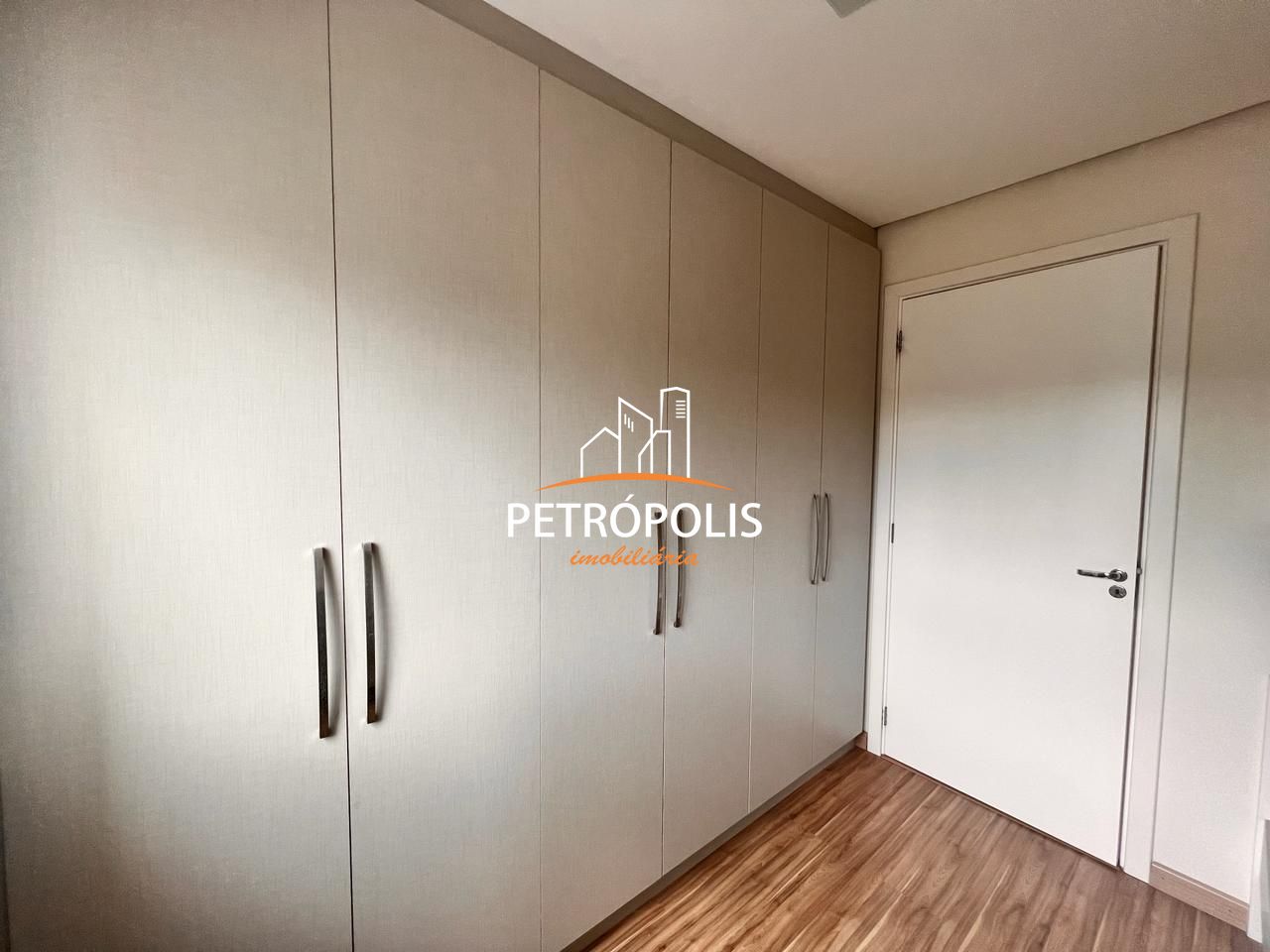 Apartamento à venda com 2 quartos, 79m² - Foto 9