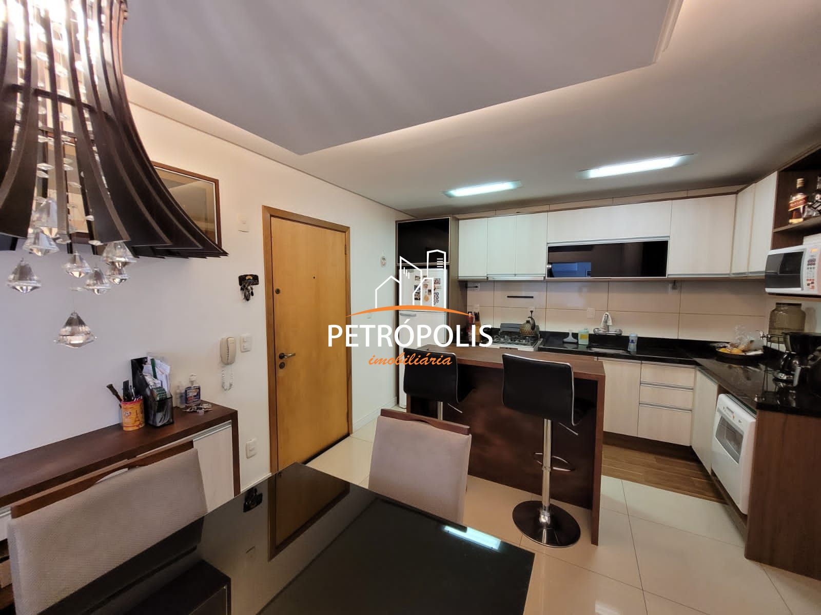 Apartamento à venda com 3 quartos, 103m² - Foto 2