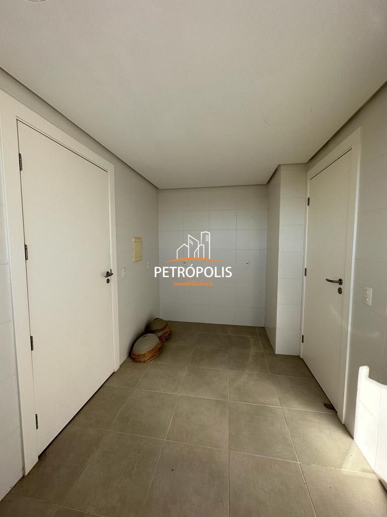 Apartamento à venda com 3 quartos, 176m² - Foto 18