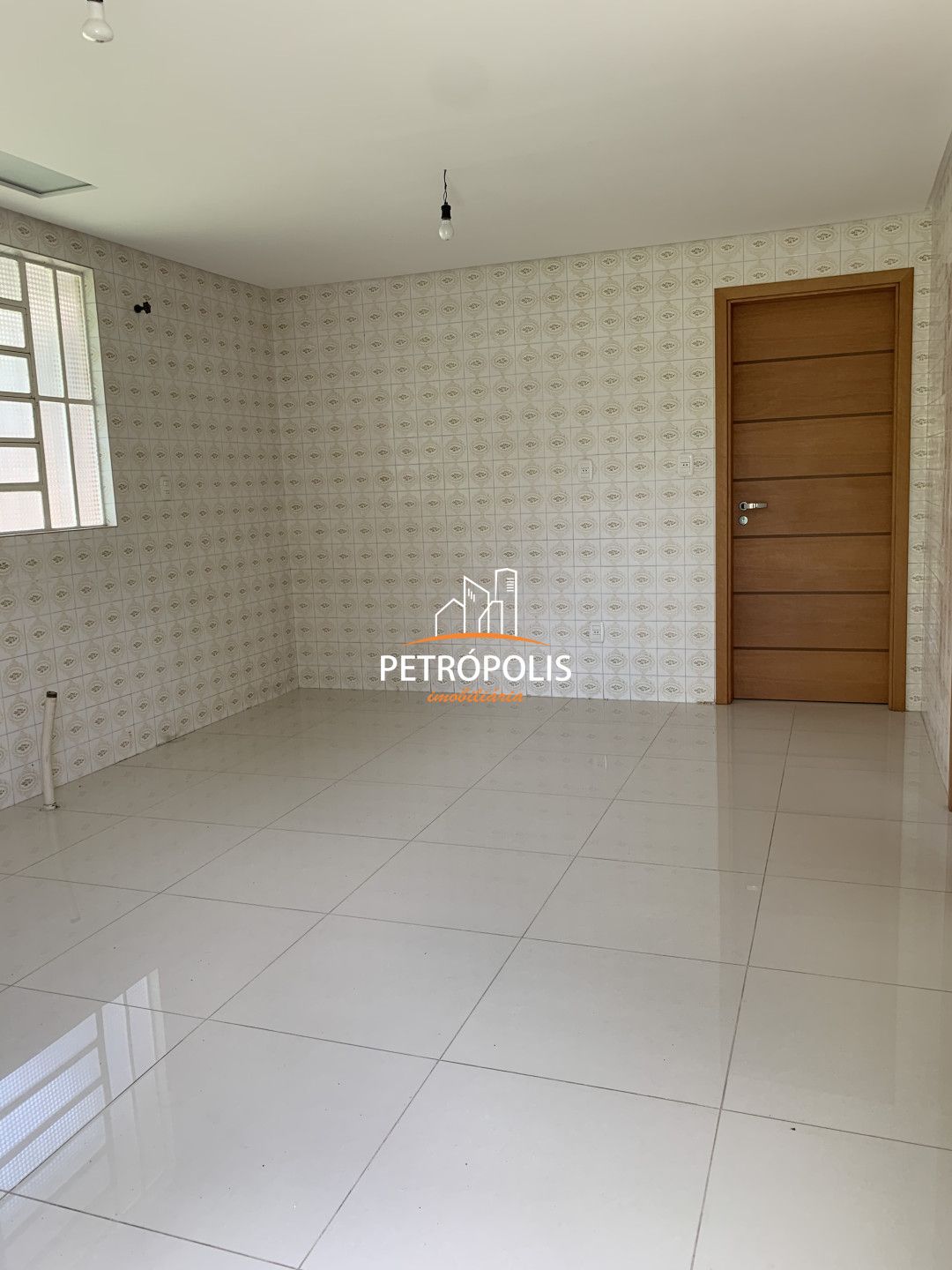 Casa à venda com 3 quartos, 174m² - Foto 3