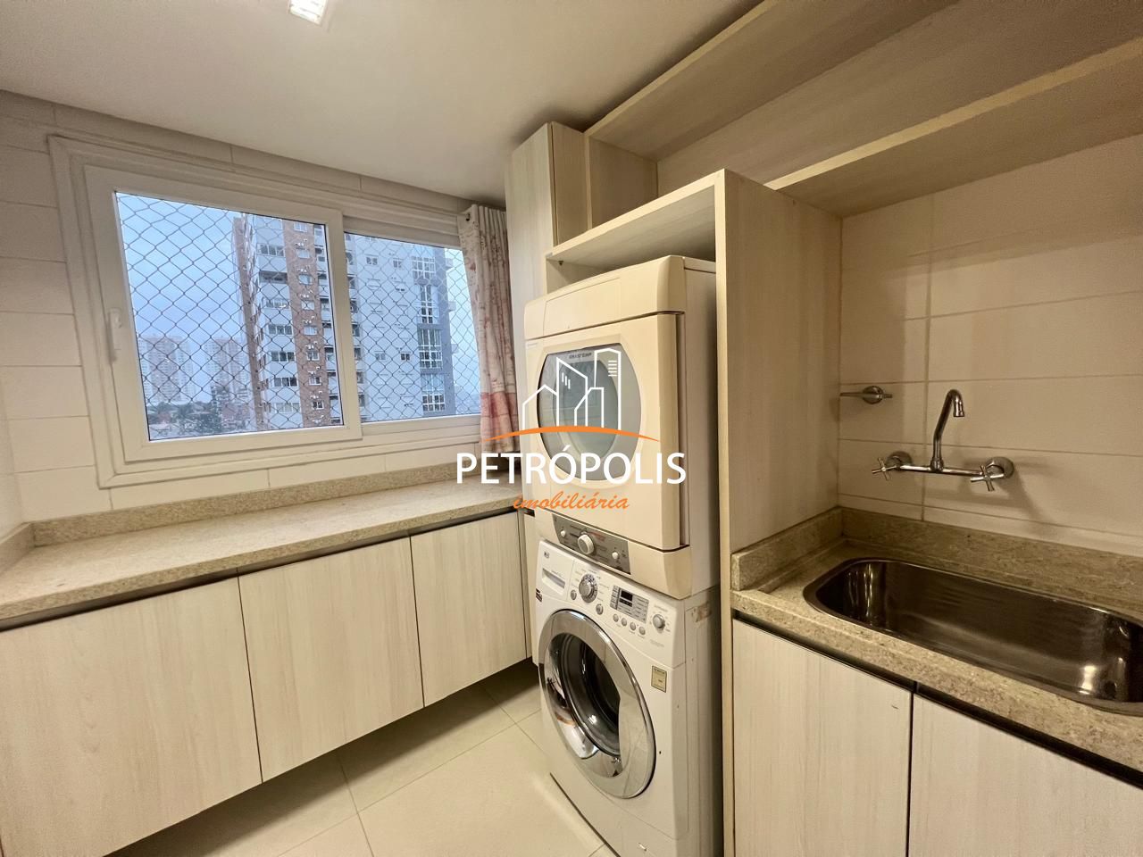 Apartamento à venda com 3 quartos, 123m² - Foto 8