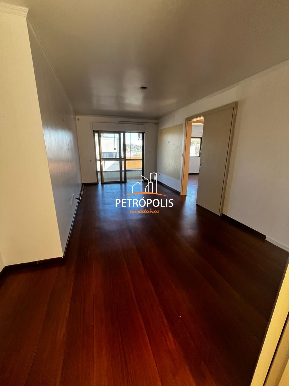 Apartamento à venda com 2 quartos, 77m² - Foto 2