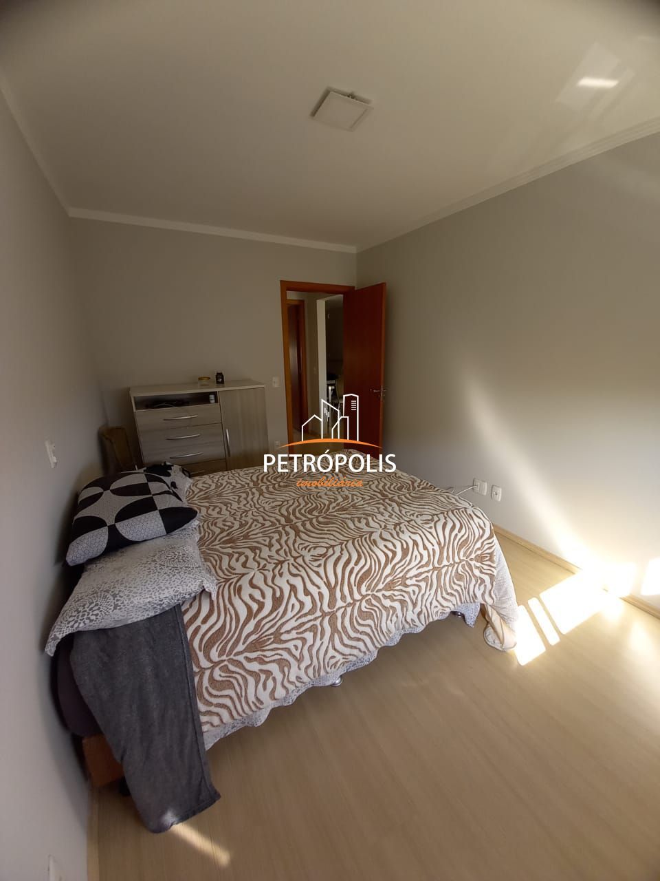 Apartamento à venda com 2 quartos, 70m² - Foto 11