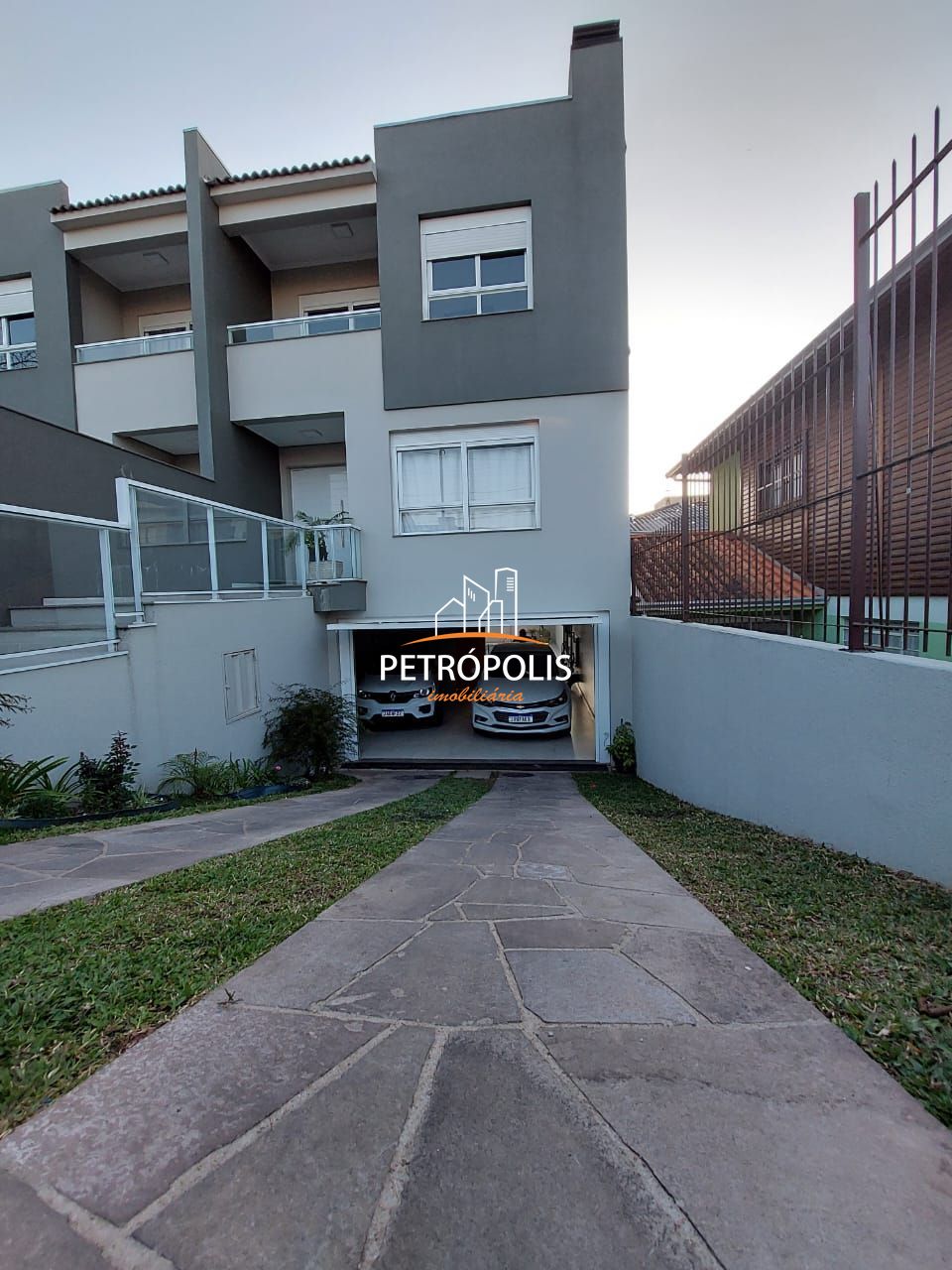 Apartamento à venda com 3 quartos, 200m² - Foto 3