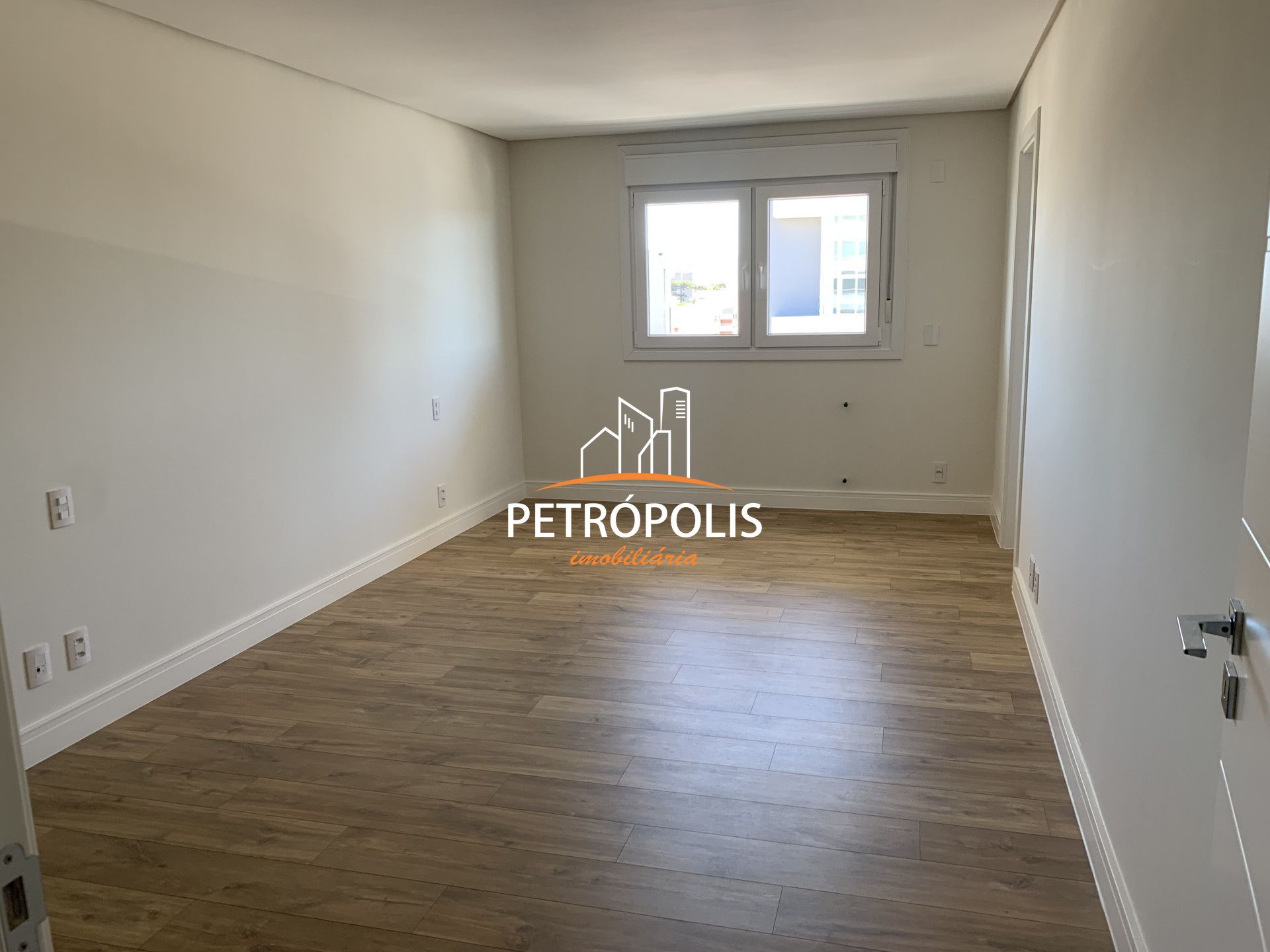 Apartamento à venda com 3 quartos, 207m² - Foto 6