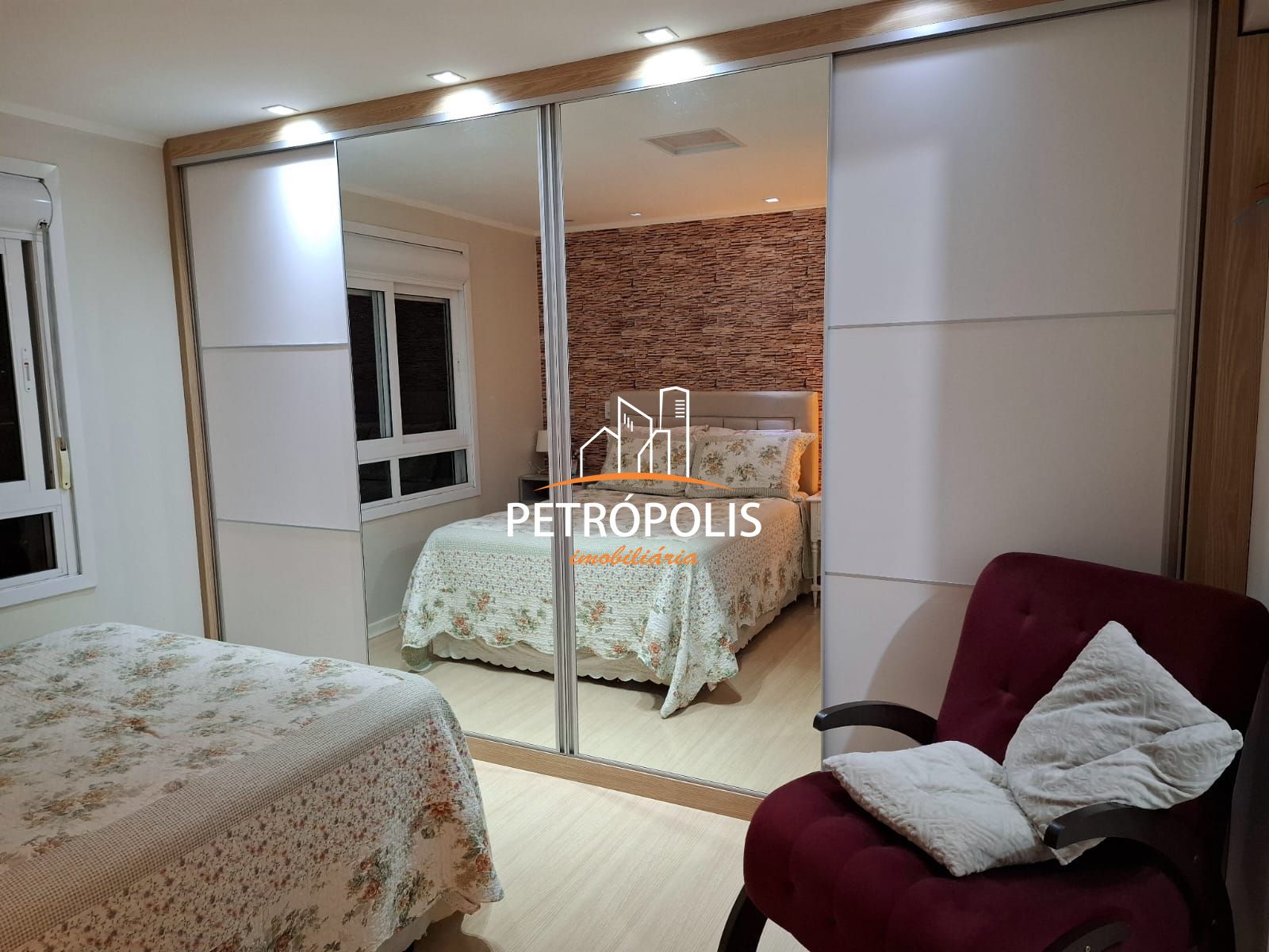 Apartamento com 3 Dormitórios à venda, 92 m² por R$ 750.000,00 Apartamento com 3 Dormitórios à venda, 92 m² por R$ 750.000,00
