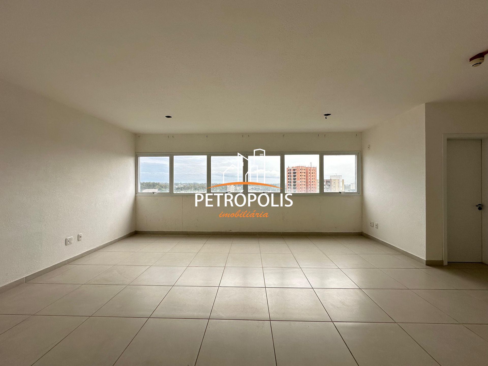 Conjunto Comercial-Sala à venda com 1 quarto, 46m² - Foto 4