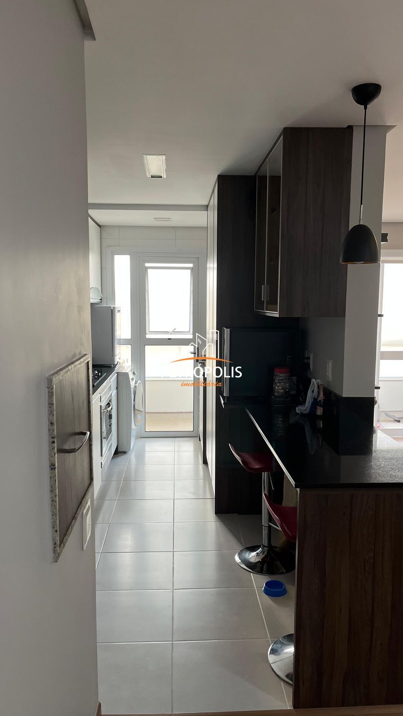 Apartamento à venda com 2 quartos, 75m² - Foto 2