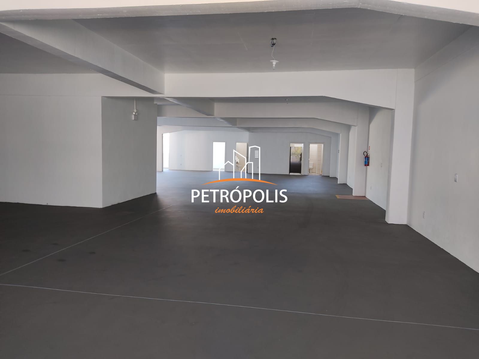 Prédio Inteiro para alugar com 6 quartos, 3100m² - Foto 16