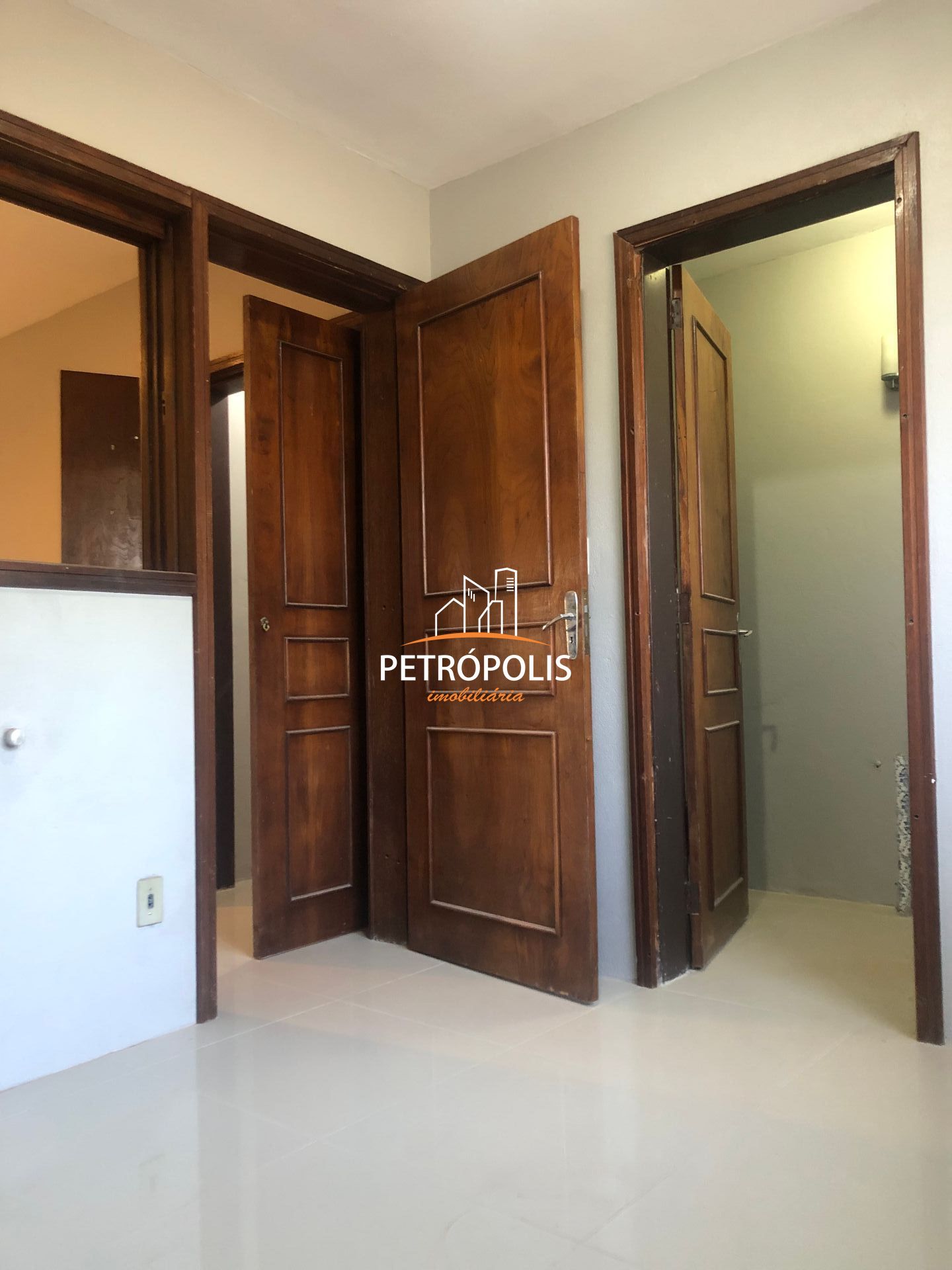 Apartamento à venda com 3 quartos, 98m² - Foto 4