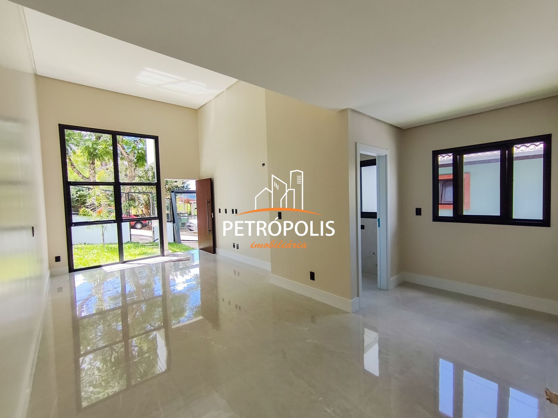 Casa com 3 Dormitórios à venda, 111 m² por R$ 850.000,00 Casa com 3 Dormitórios à venda, 111 m² por R$ 850.000,00