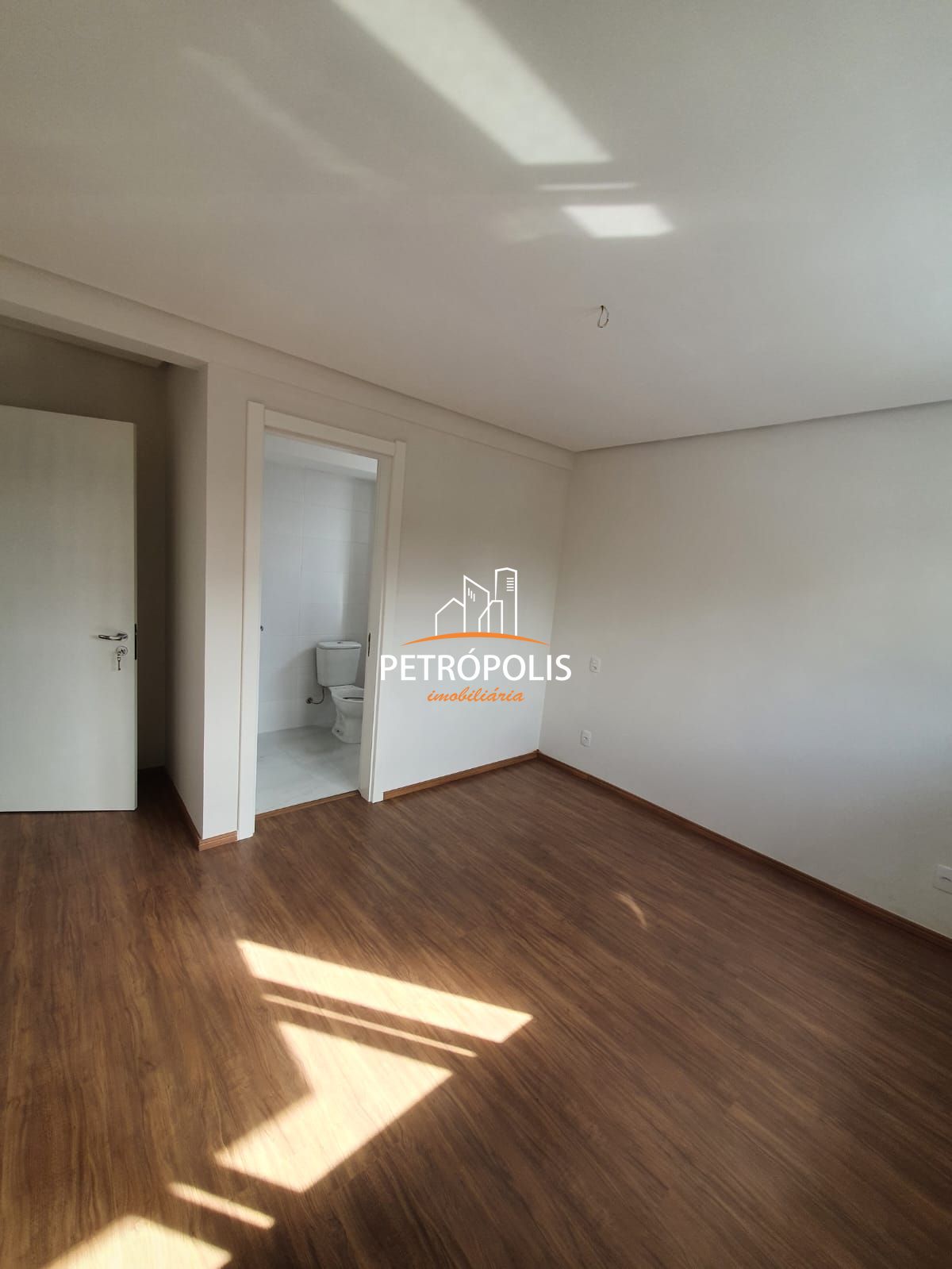 Apartamento à venda com 2 quartos, 72m² - Foto 11