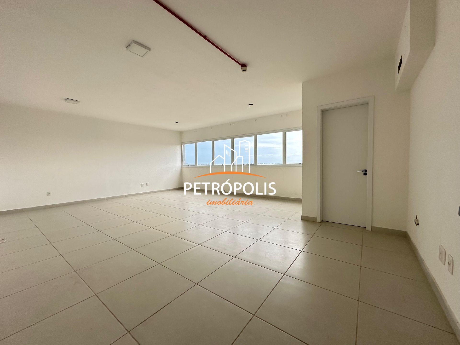 Conjunto Comercial-Sala à venda com 1 quarto, 46m² - Foto 3