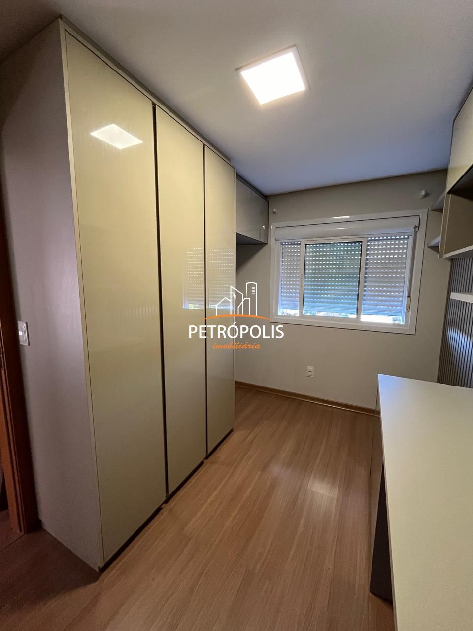 Apartamento à venda com 2 quartos, 75m² - Foto 10