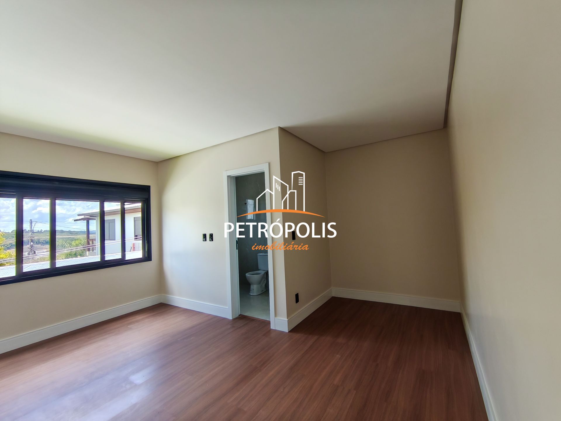 Casa com 3 Dormitórios à venda, 111 m² por R$ 850.000,00 Casa com 3 Dormitórios à venda, 111 m² por R$ 850.000,00