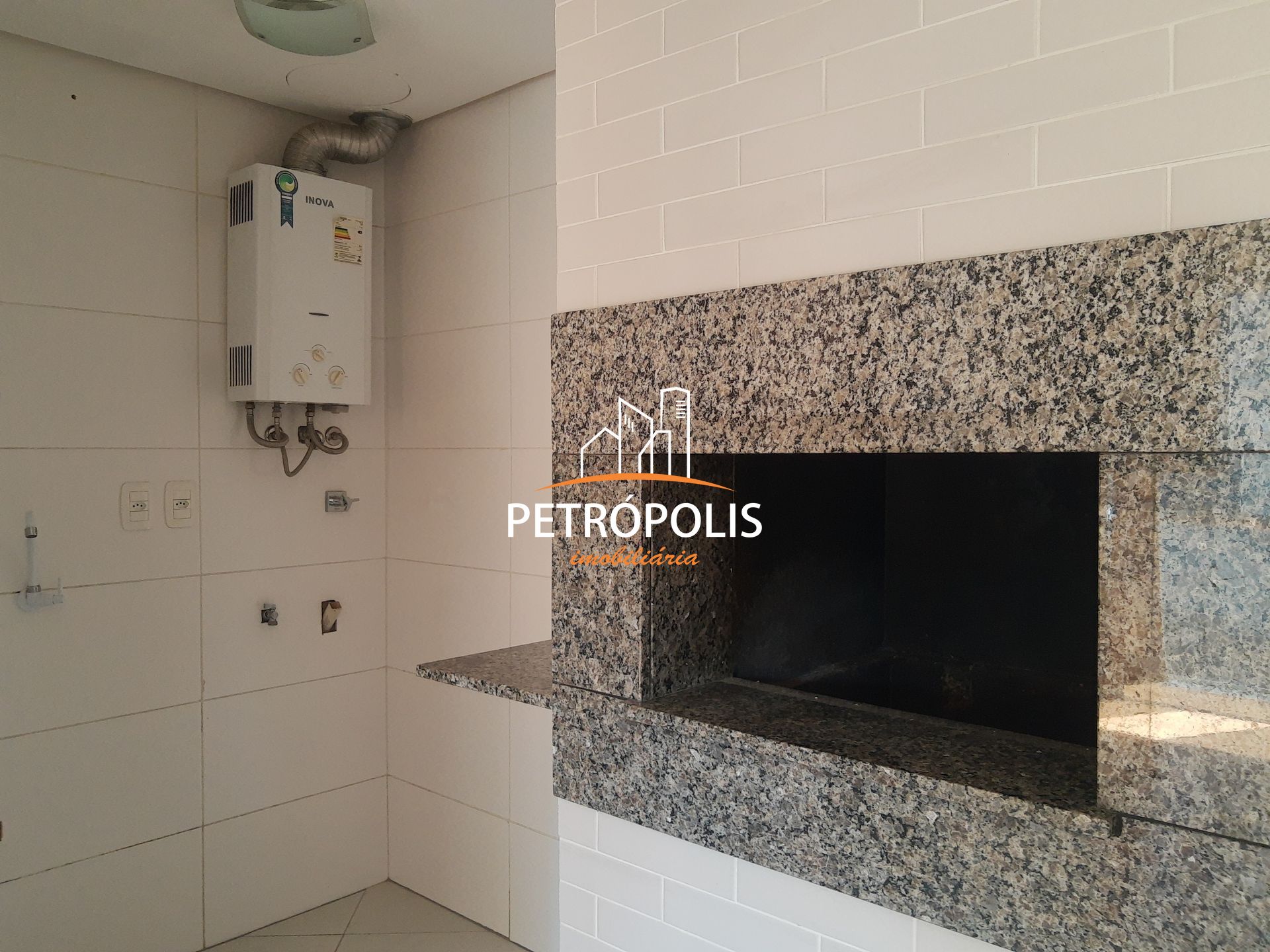 Apartamento à venda com 2 quartos, 65m² - Foto 4