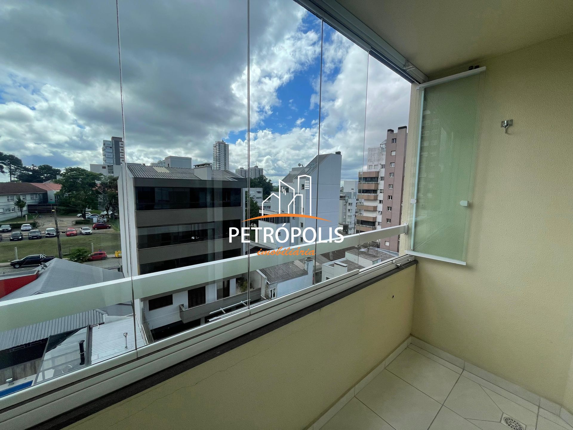 Apartamento à venda com 2 quartos, 70m² - Foto 15