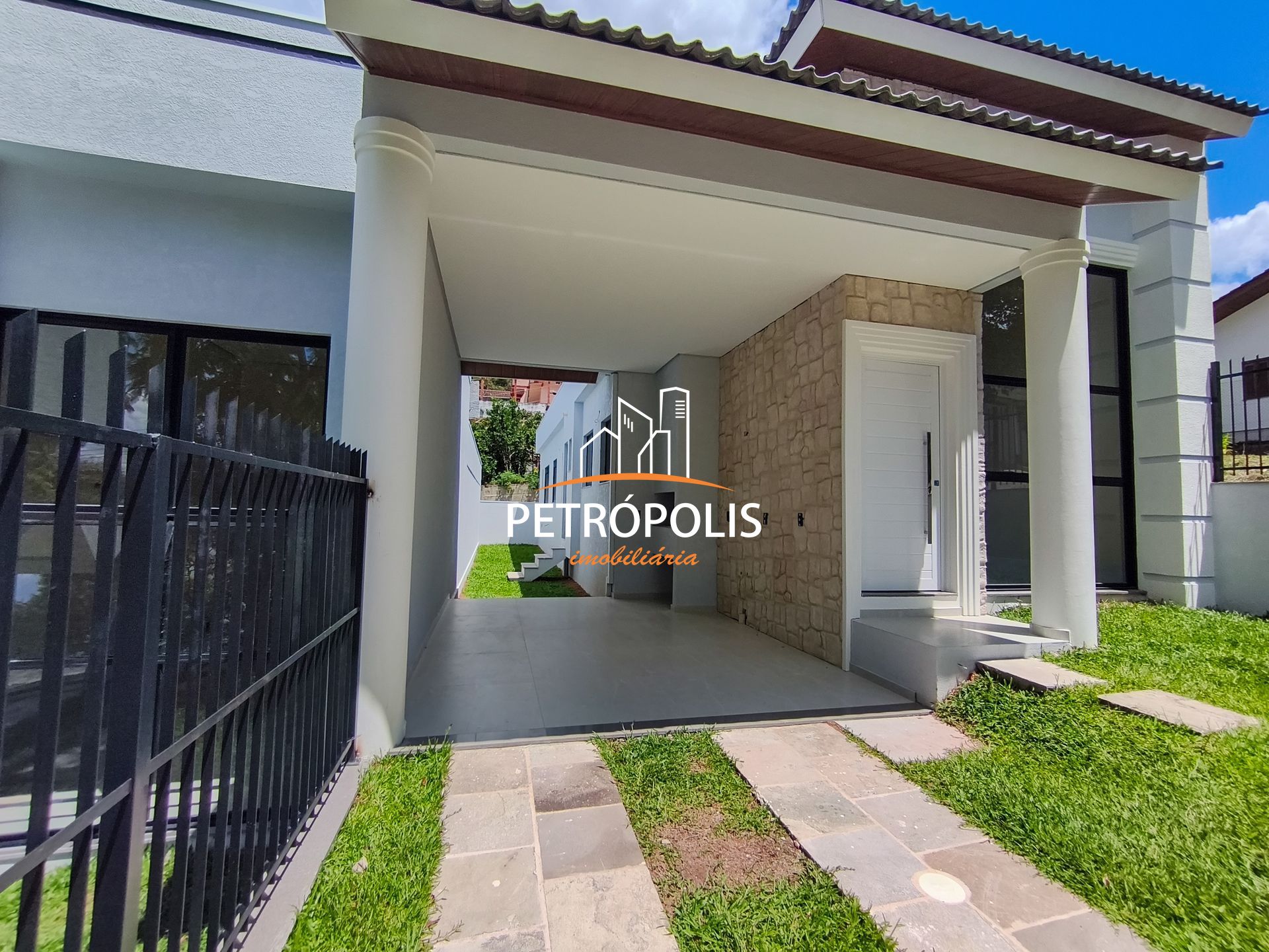 Casa com 3 Dormitórios à venda, 111 m² por R$ 850.000,00 Casa com 3 Dormitórios à venda, 111 m² por R$ 850.000,00