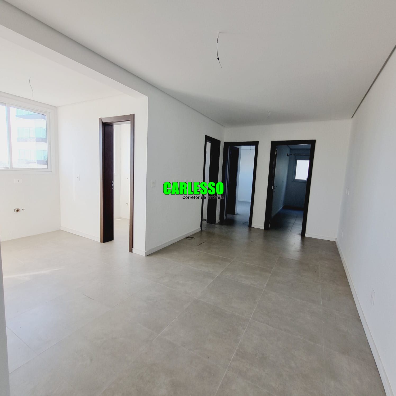 Apartamento à venda com 2 quartos, 70m² - Foto 2