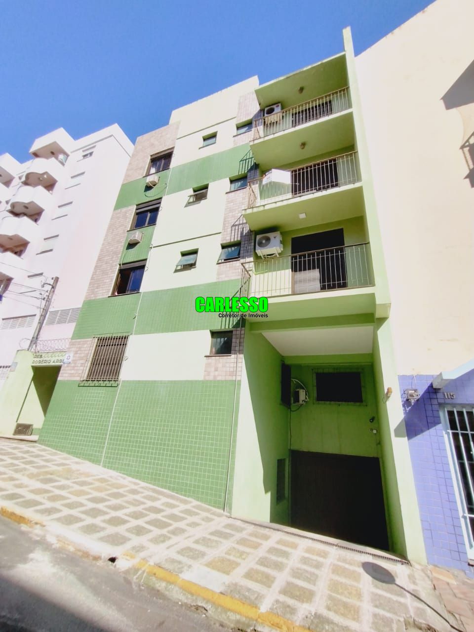 Apartamento à venda com 1 quarto, 41m² - Foto 2