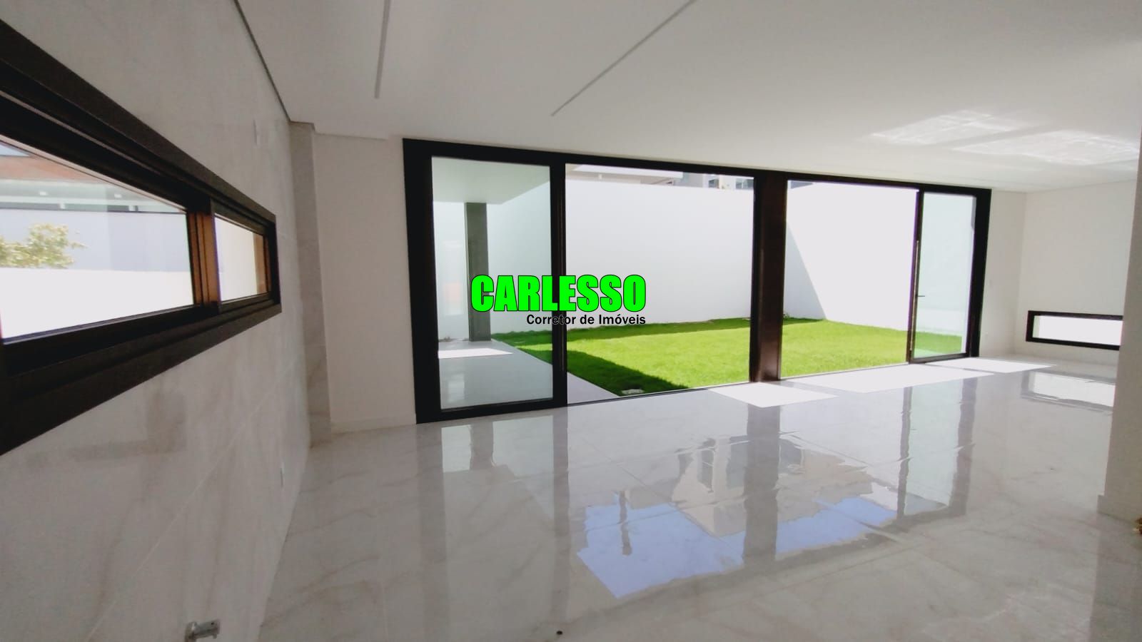 Casa à venda com 3 quartos, 291m² - Foto 14