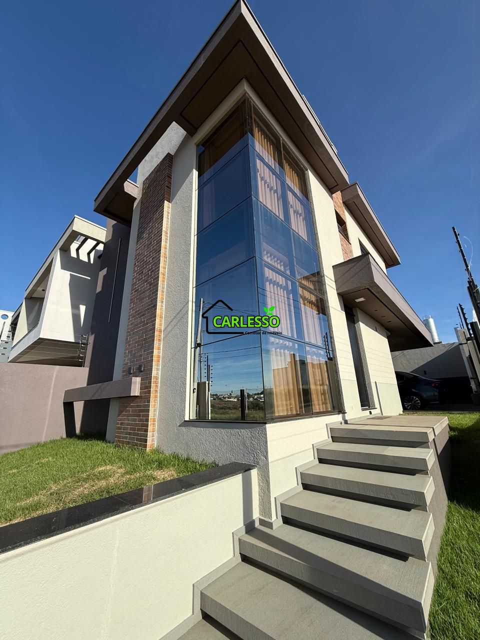 Casa de 3 dormitórios com uma suíte