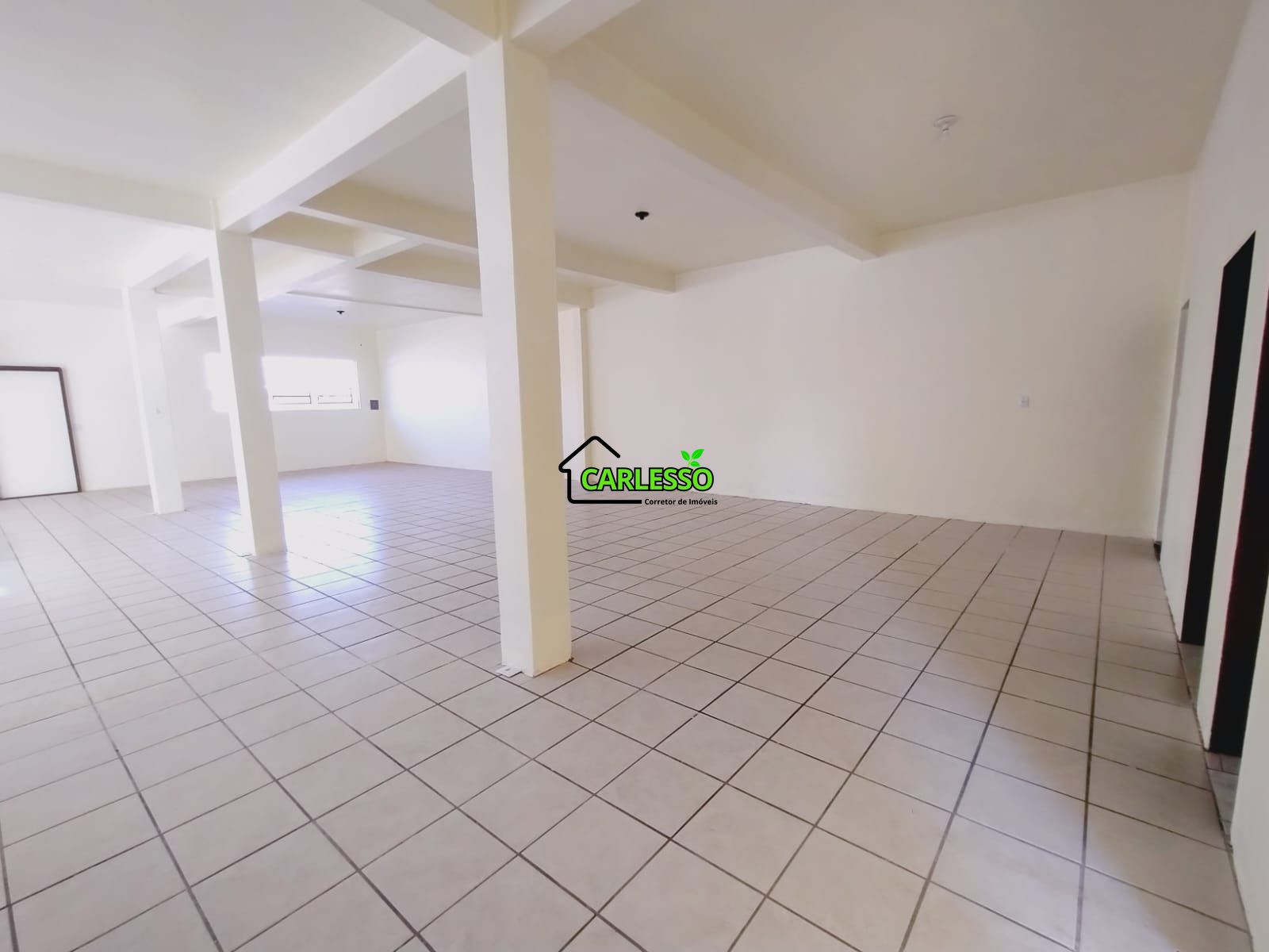Ponto comercial com 190 m²