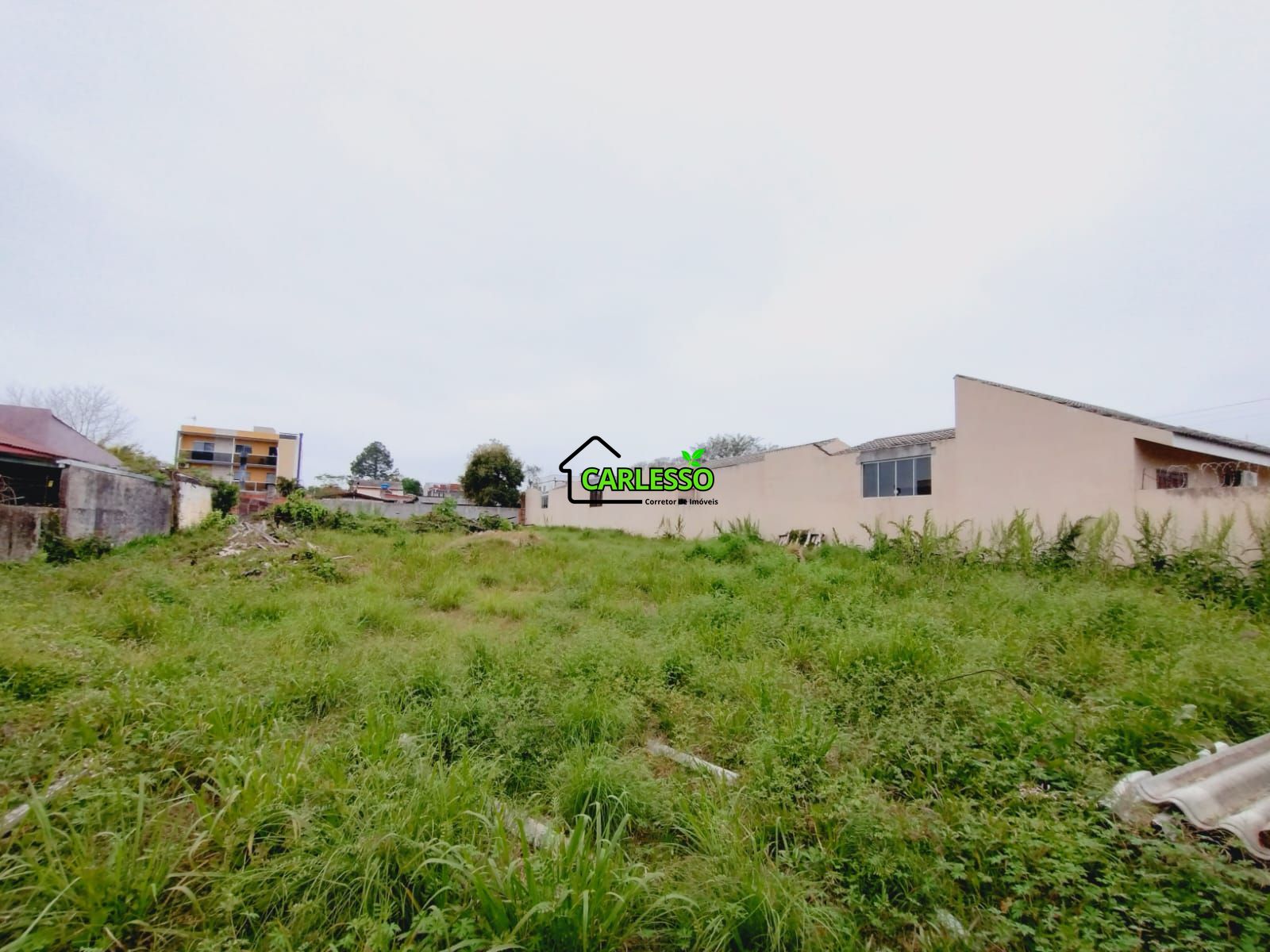 Amplo terreno