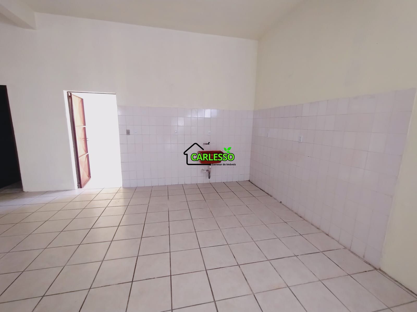 Ponto comercial com 190 m²