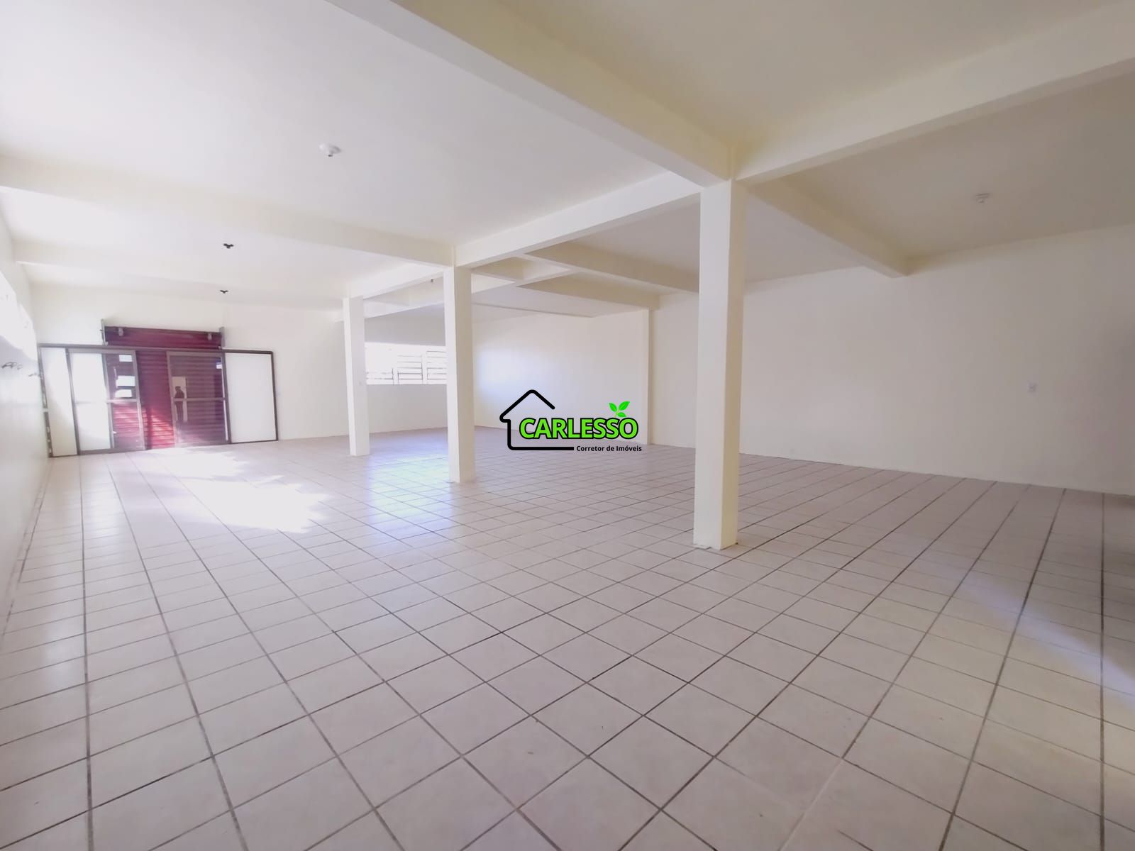 Ponto comercial com 190 m²